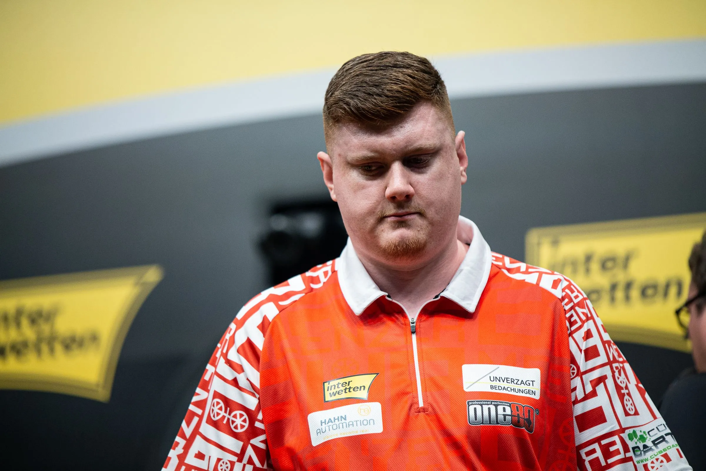 Niko Springer scheitert in der ersten Runde des European Darts Grand Prix 2024 an Scott Williams