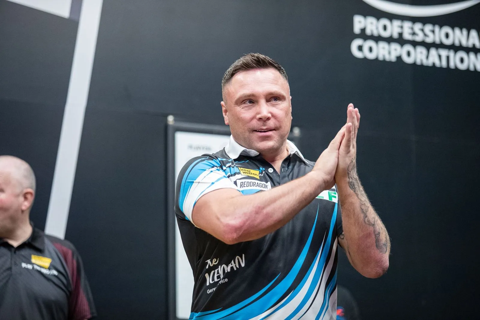 Price holt vierten wöchentlichen Titel in der Premier League Darts
