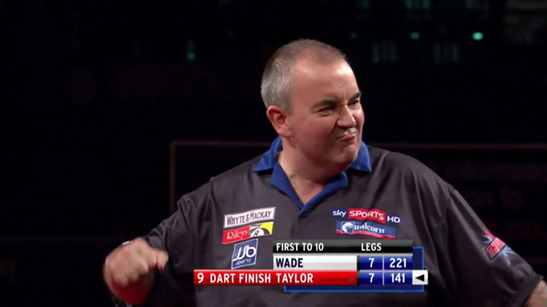 THROWBACK VIDEO: Taylor gewinnt Premier League Darts 2010 nach legendärem Finale mit zwei 9-Dartern