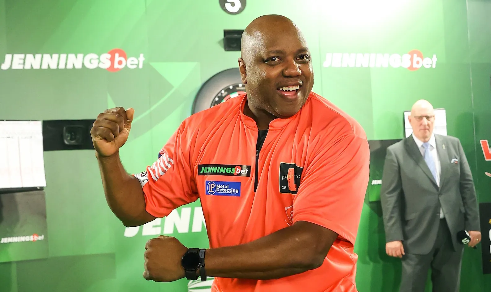 Gates besiegt Howson und holt sich den Titel bei den World Seniors Darts Masters