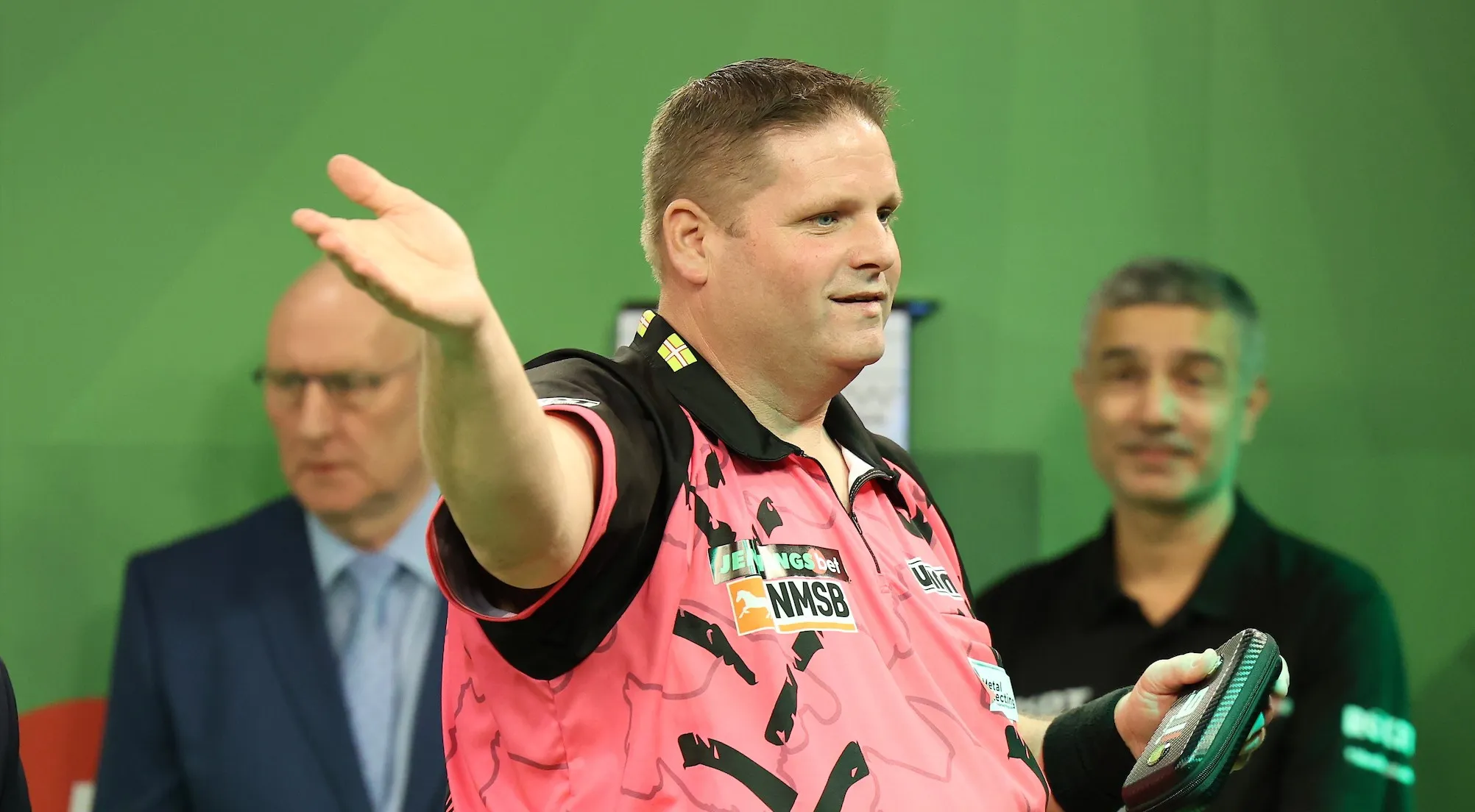 Mitchell und Howson vervollständigen das Einladungs-Aufgebot für das World Seniors Matchplay