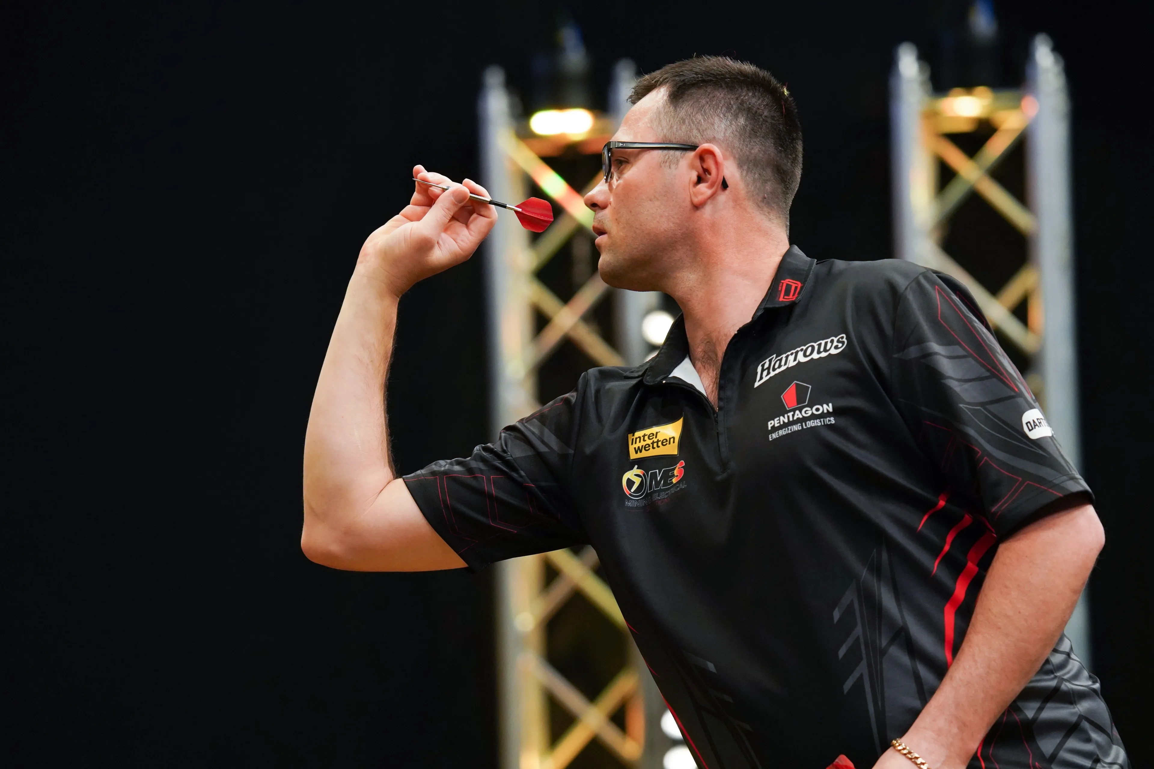 Heta holt sich mit dem Finalsieg beim Players Championship 16 seinen achten PDC-Titel