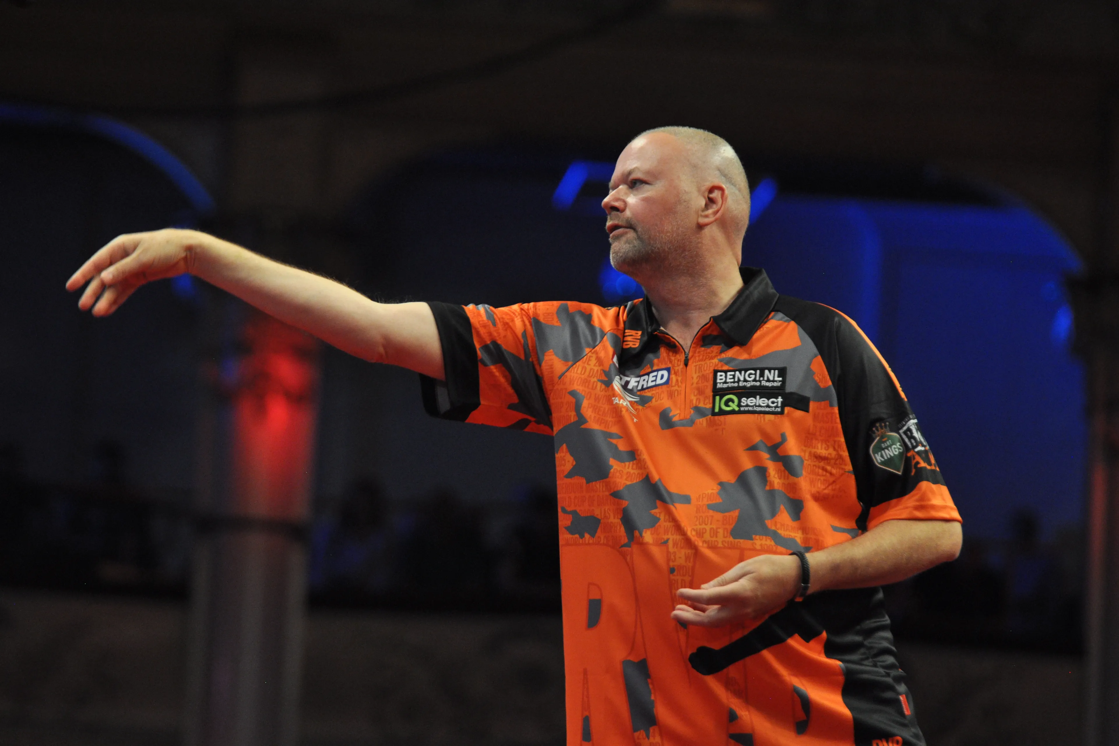 Searle ruiniert van Barnevelds Rückkehr beim World Matchplay