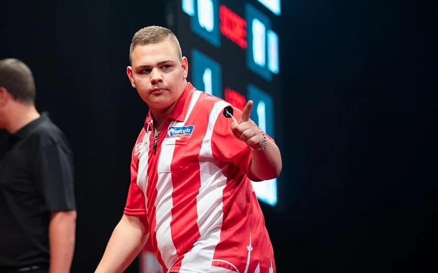 (INTERVIEW) Das ehemalige Top-Talent Nico Blum kehrt nach Jahren der Abwesenheit in den Darts-Circuit zurück