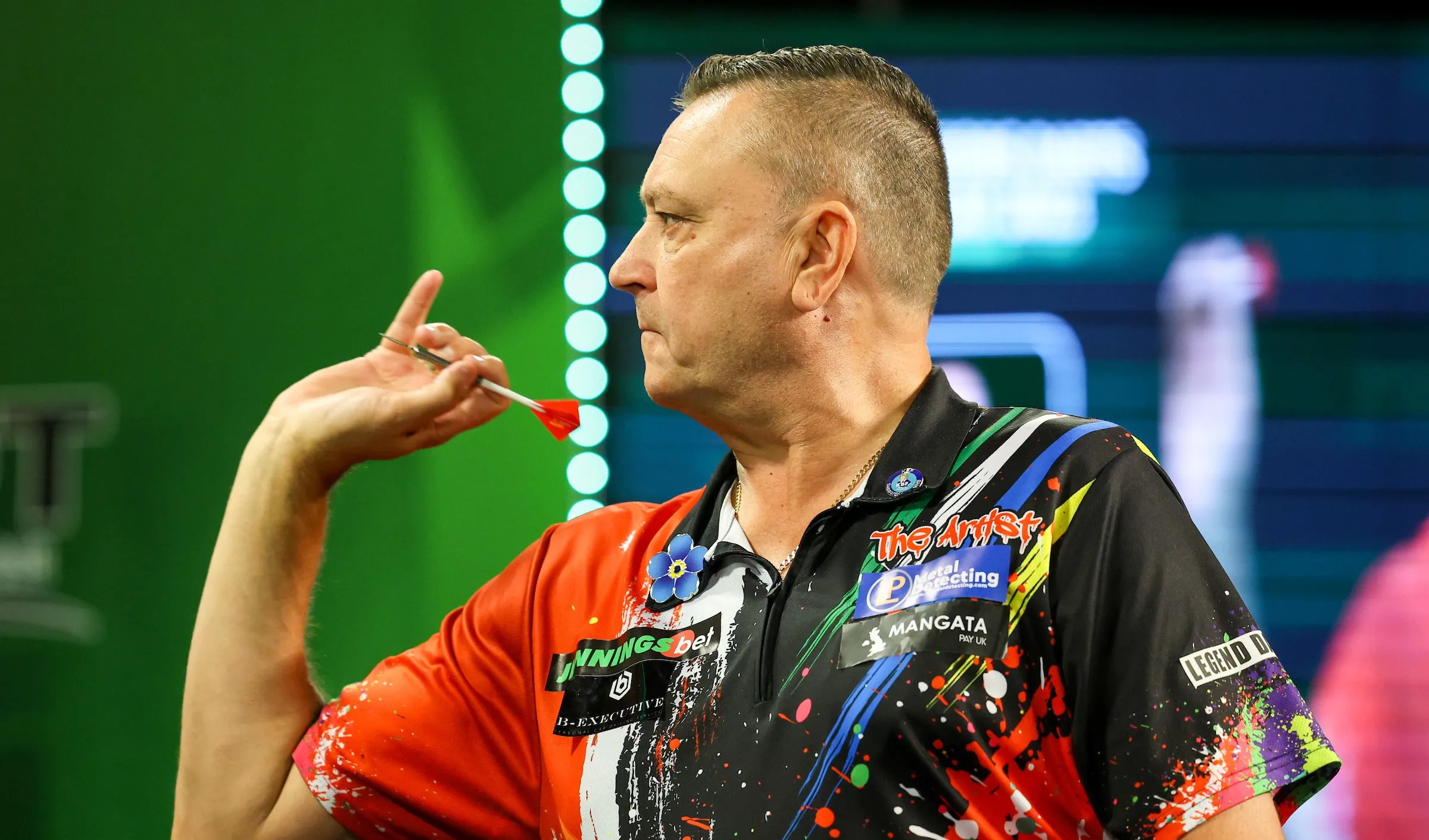 VIDEO: Wer wirft den höchsten Score mit den "kleinsten Darts der Welt"?