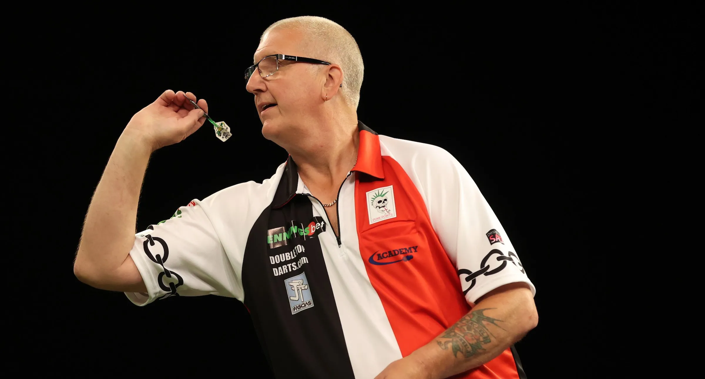 Hogan besiegt Mitchell beim World Seniors Matchplay; Howson lässt Gulliver ohne Geld zurück