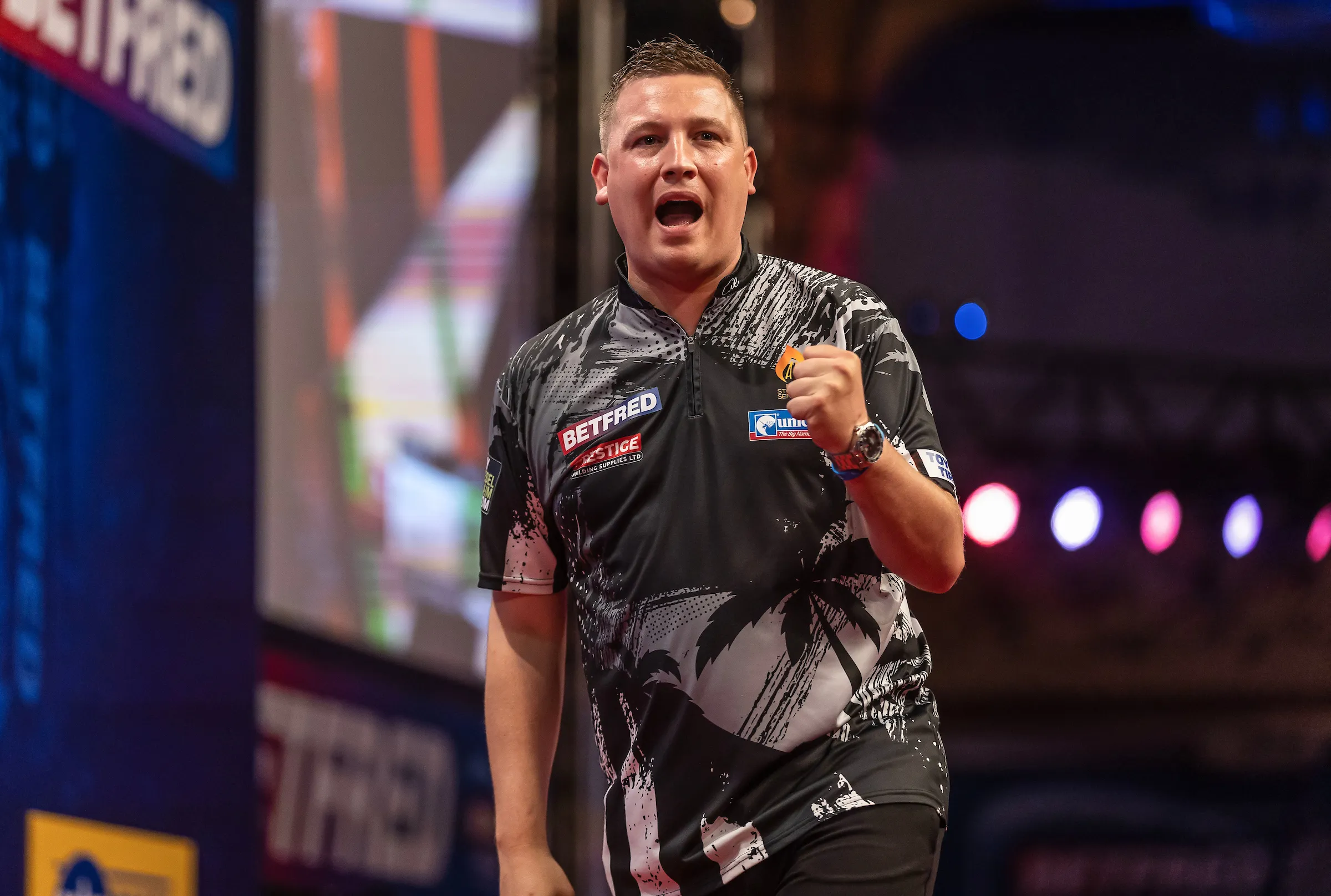 Chris Dobey kegelt Dimitri Van den Bergh aus dem World Grand Prix, Ryan Searle setzt sich gegen Damon Heta durch
