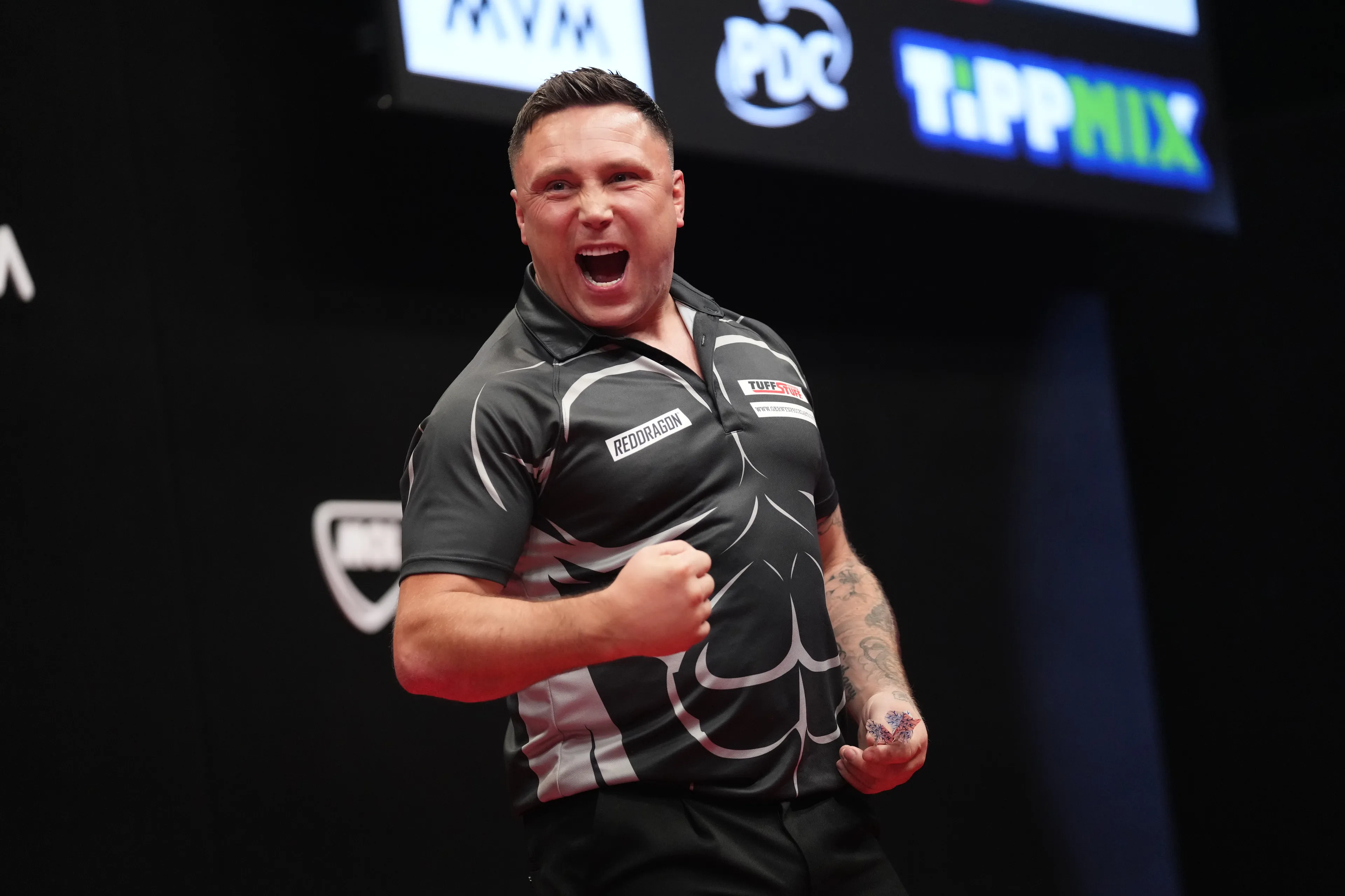 Price holt fünf Legs in Folge und besiegt Noppert, Aspinall scheidet beim World Grand Prix gegen Bunting aus