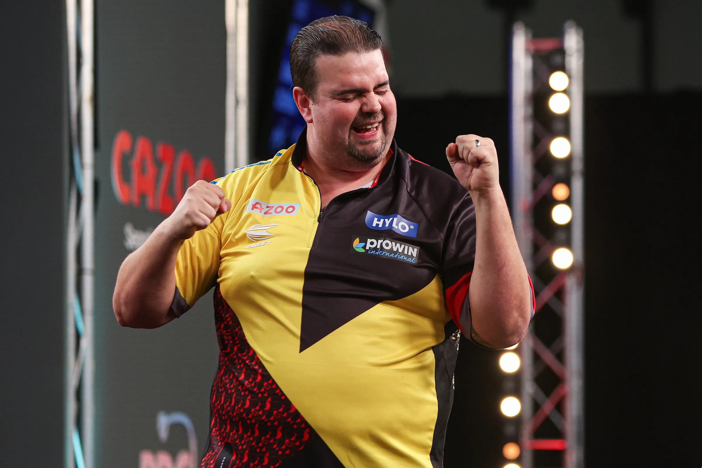Gabriel Clemens besiegt zum ersten Mal in seiner Karriere Michael van Gerwen