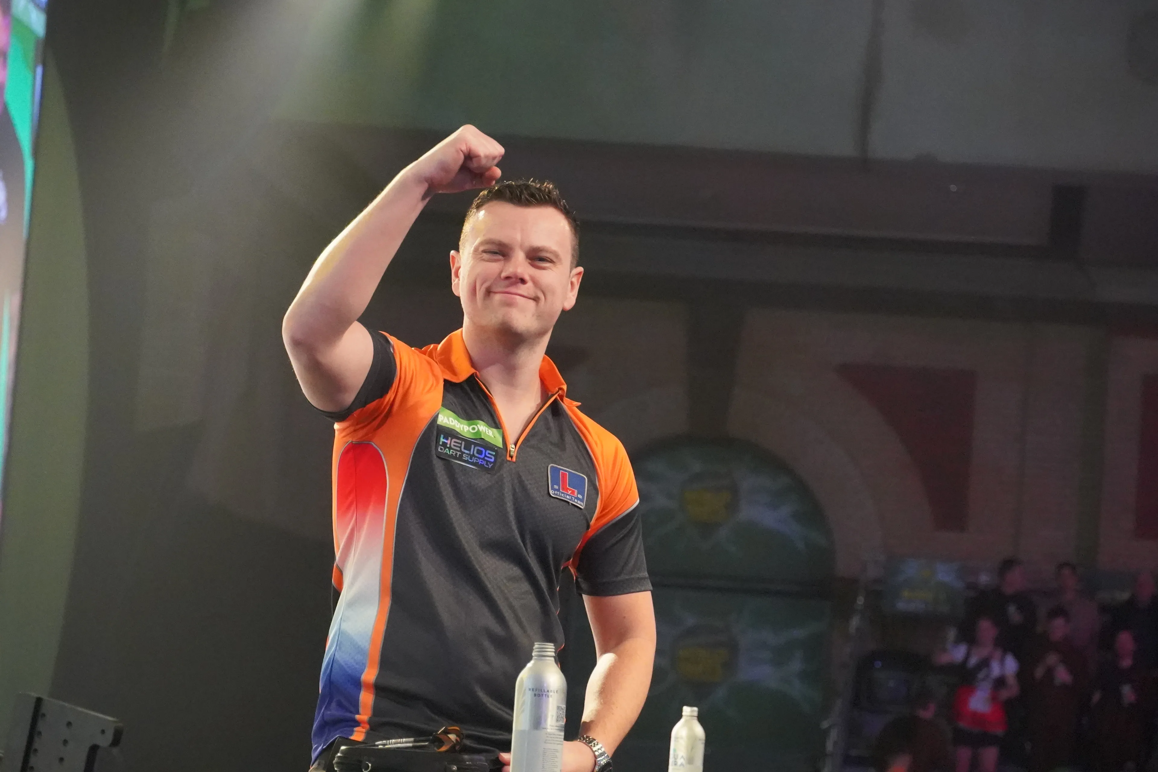 Jeffrey de Graaf gewinnt bei  Darts WM Match gegen Ritchie Edhouse