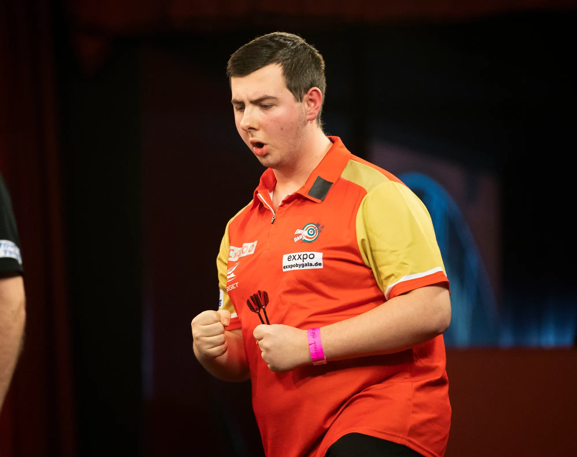 Sebastian Bialecki zieht in die zweite Runde ein, Veronika Ihasz und Ricky Nauman gehören ebenfalls zu den frühen Gewinnern der 2023 WDF World Championships im Lakeside