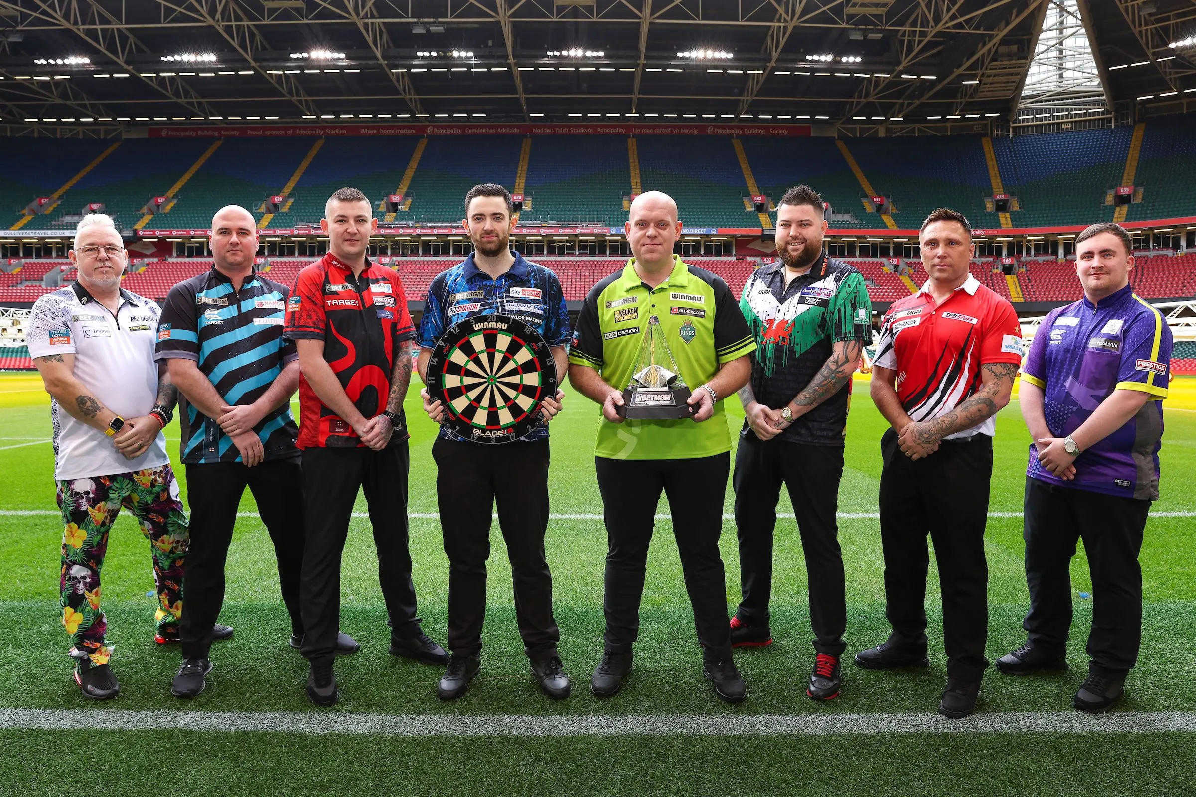 Spielplan Premier League Darts 2024: Michael van Gerwen tritt am Donnerstagabend in Cardiff gegen Michael Smith an