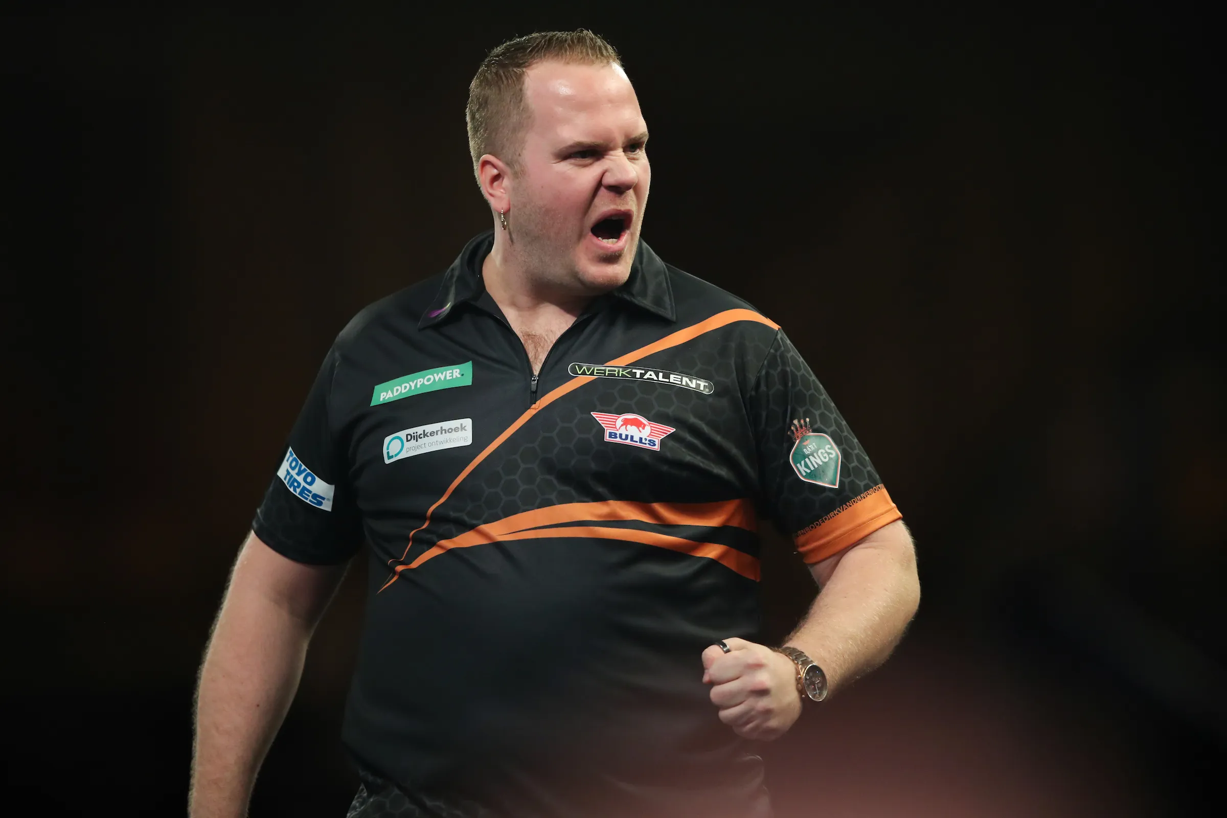 Dirk van Duijvenbode gewinnt knapp gegen Ryan Searle; Krzysztof Ratajski setzt sich relativ leicht gegen Jonny Clayton durch