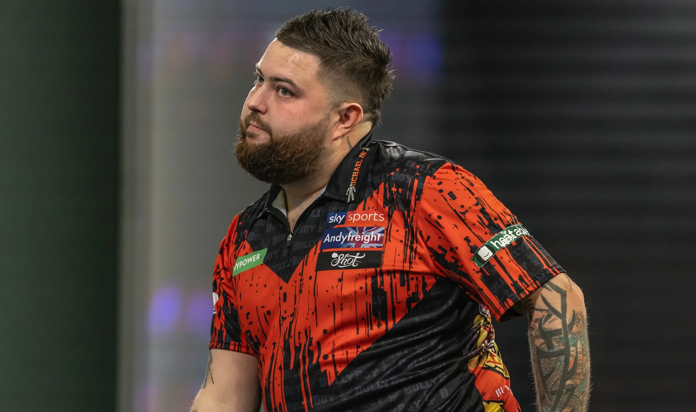 Michael Smith wird von Dimitri Van den Bergh im Achtelfinale des Masters aus dem Rennen geworfen