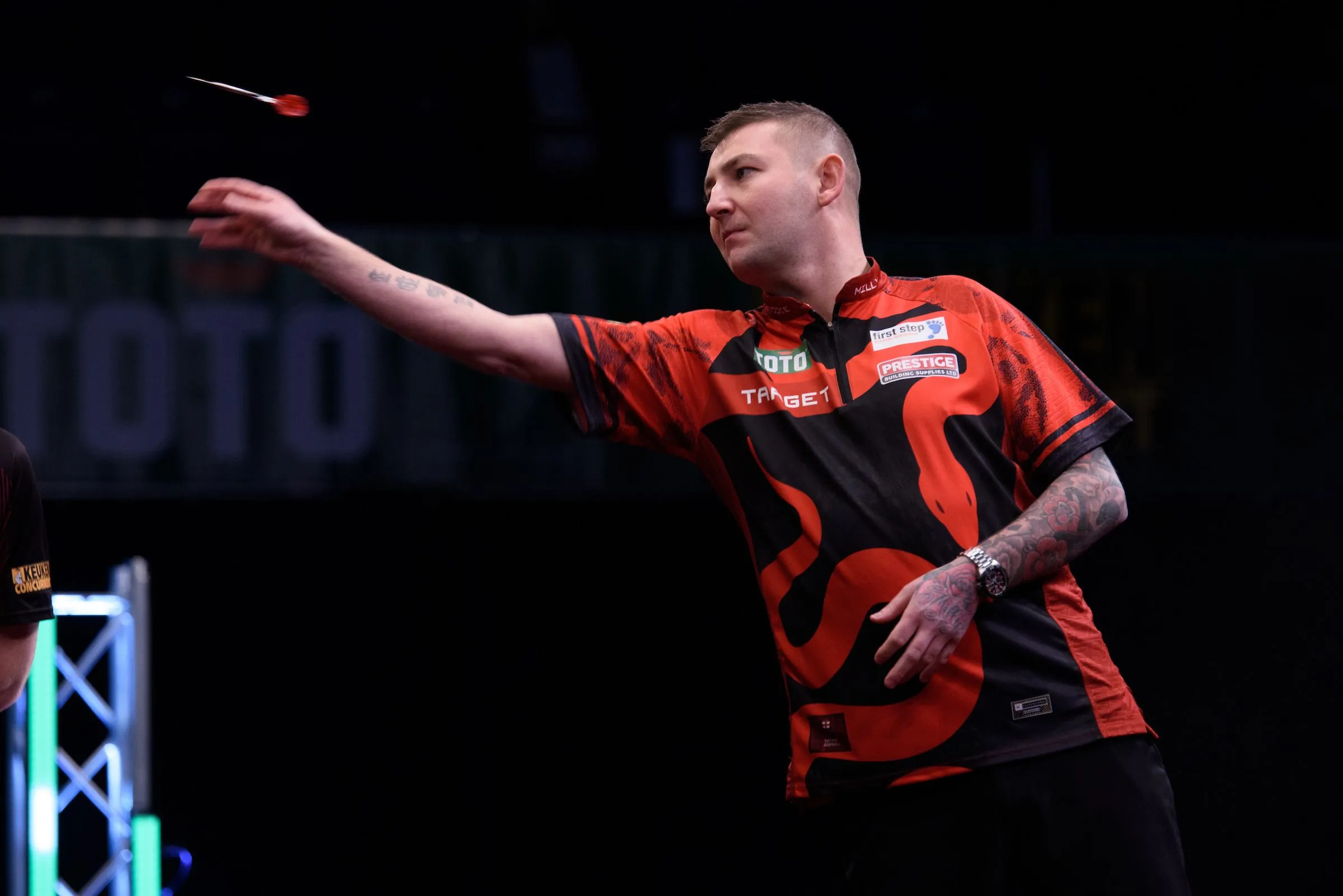 Nathan Aspinall weit von seiner Bestform entfernt, aber gut genug, um beim Masters ins Viertelfinale einzuziehen