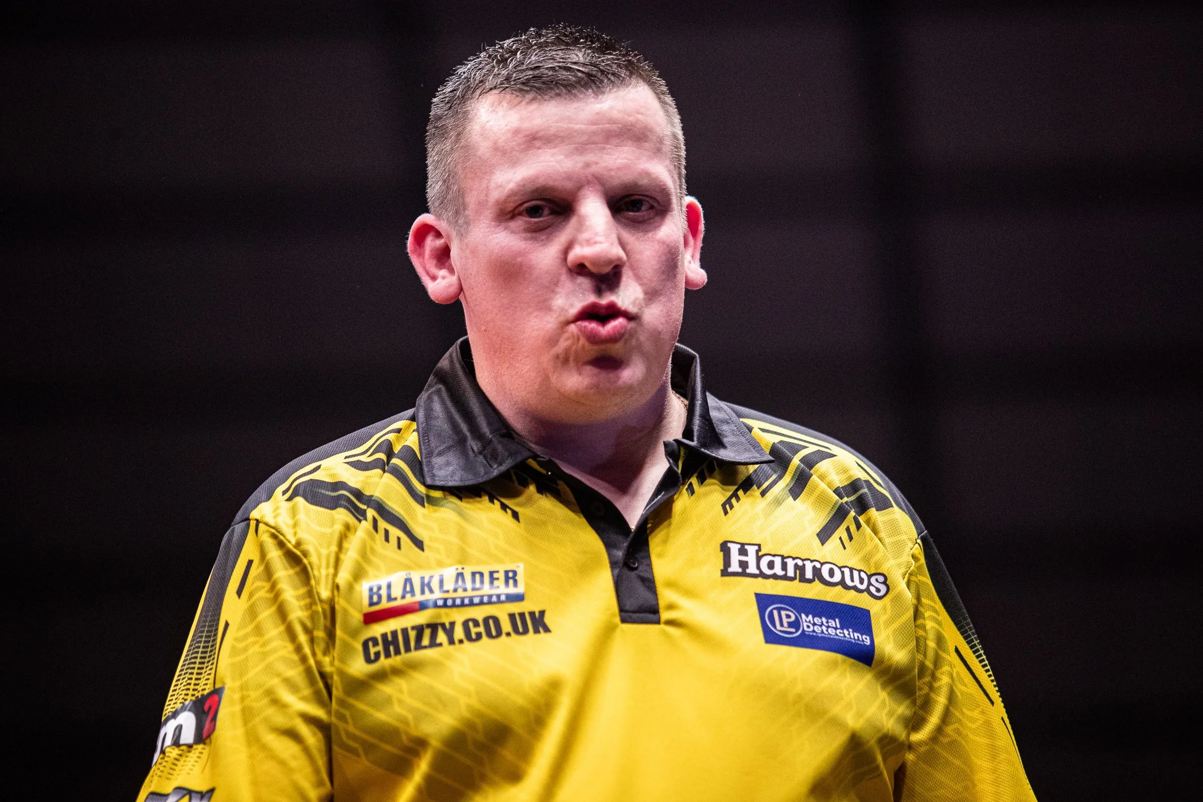 Dave Chisnall holt sich mit erstem Sieg der Saison über Dirk van Duijvenbode bei der Players Championship 6 den 17. Pro Tour-Titel seiner Karriere