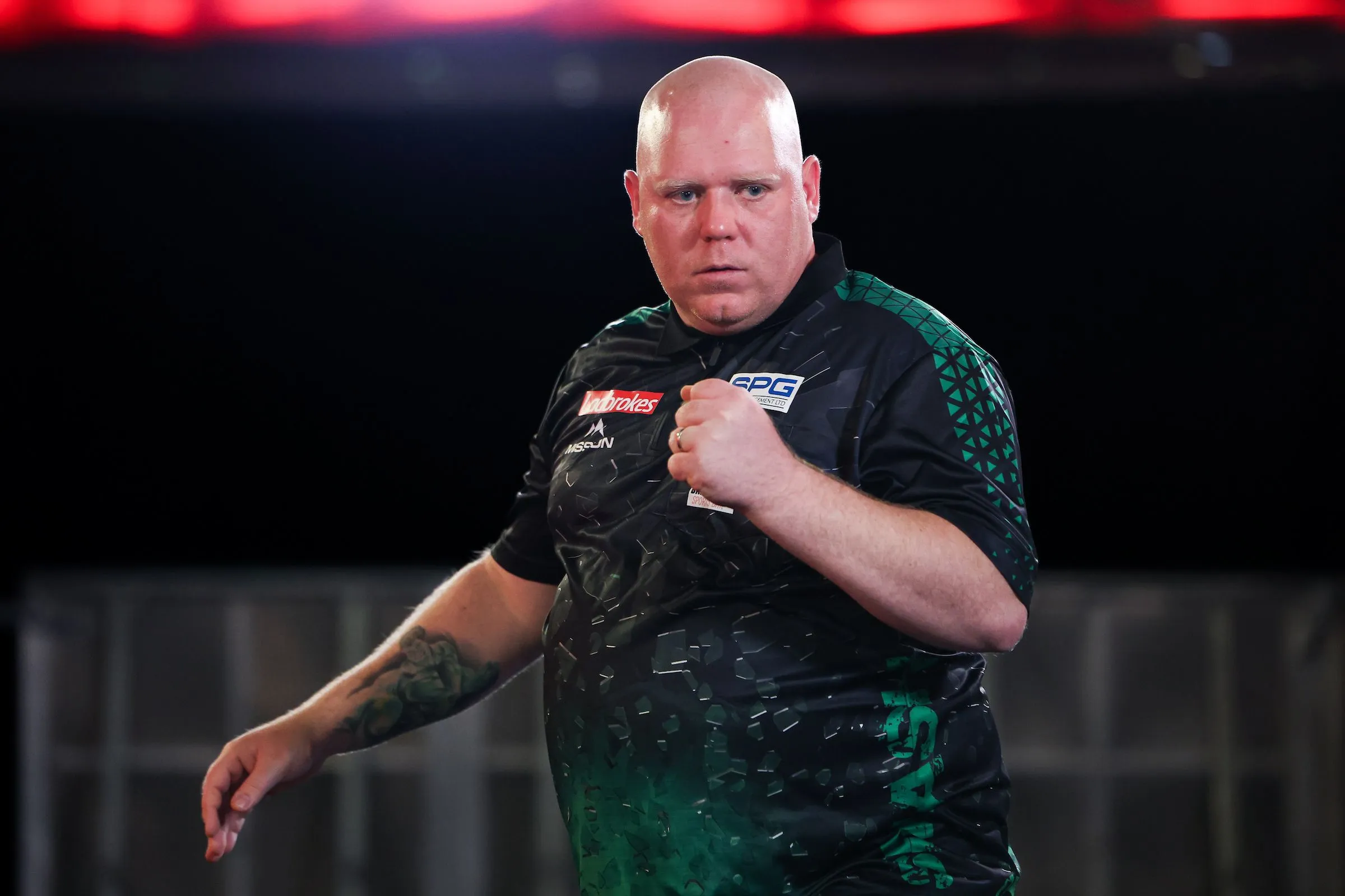 Martin Lukeman trotzt 102er-Average von Gary Anderson und erreicht das Viertelfinale der UK Open 2024; Luke Littler bläst Dave Chisnall auf der Hauptbühne weg