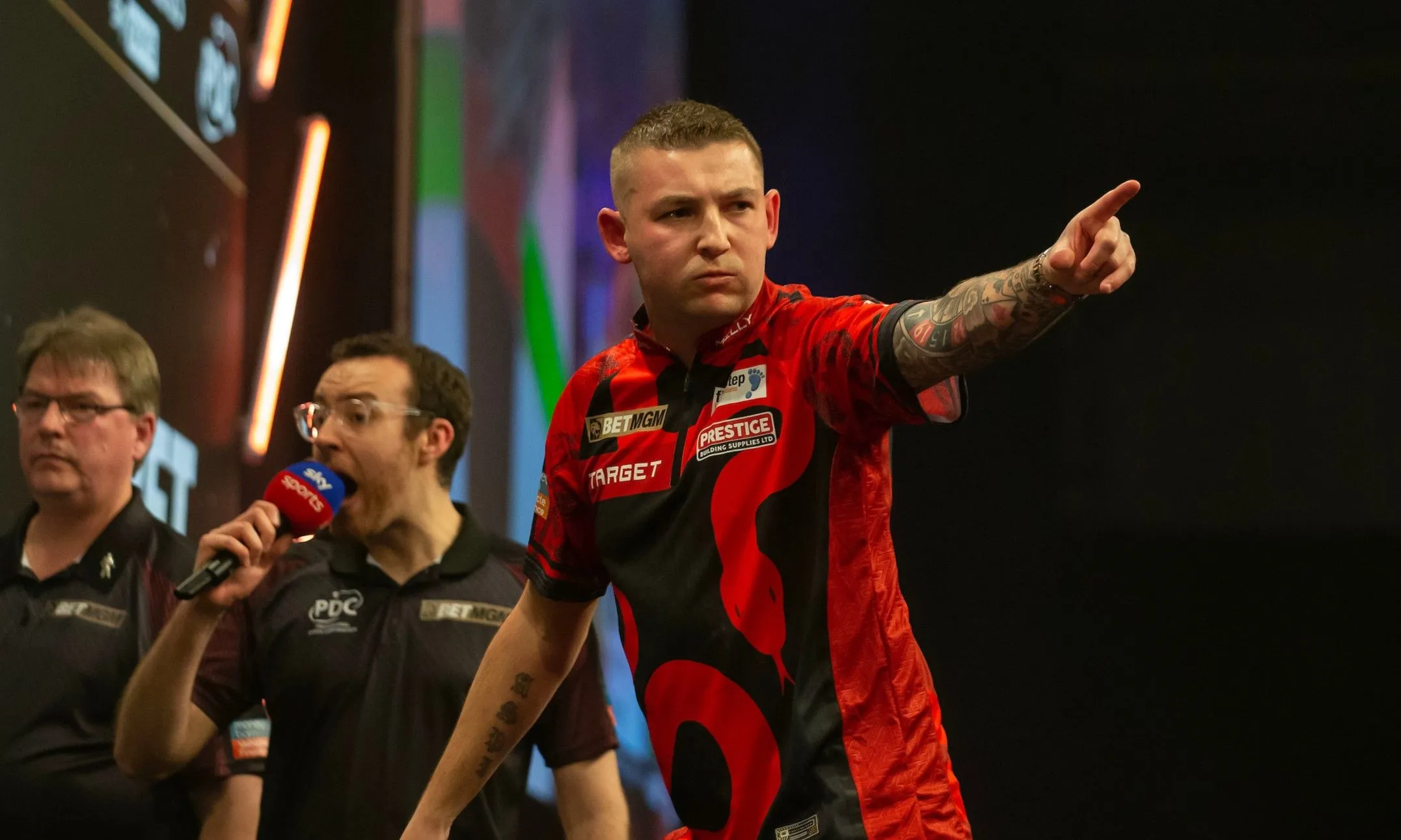"Er ist absolut krankhaft, wenn er um das Oche läuft" - Nathan Aspinall gibt zu, dass er mit dem methodischen Scott Mitchell bei den UK Open nicht zurechtkam
