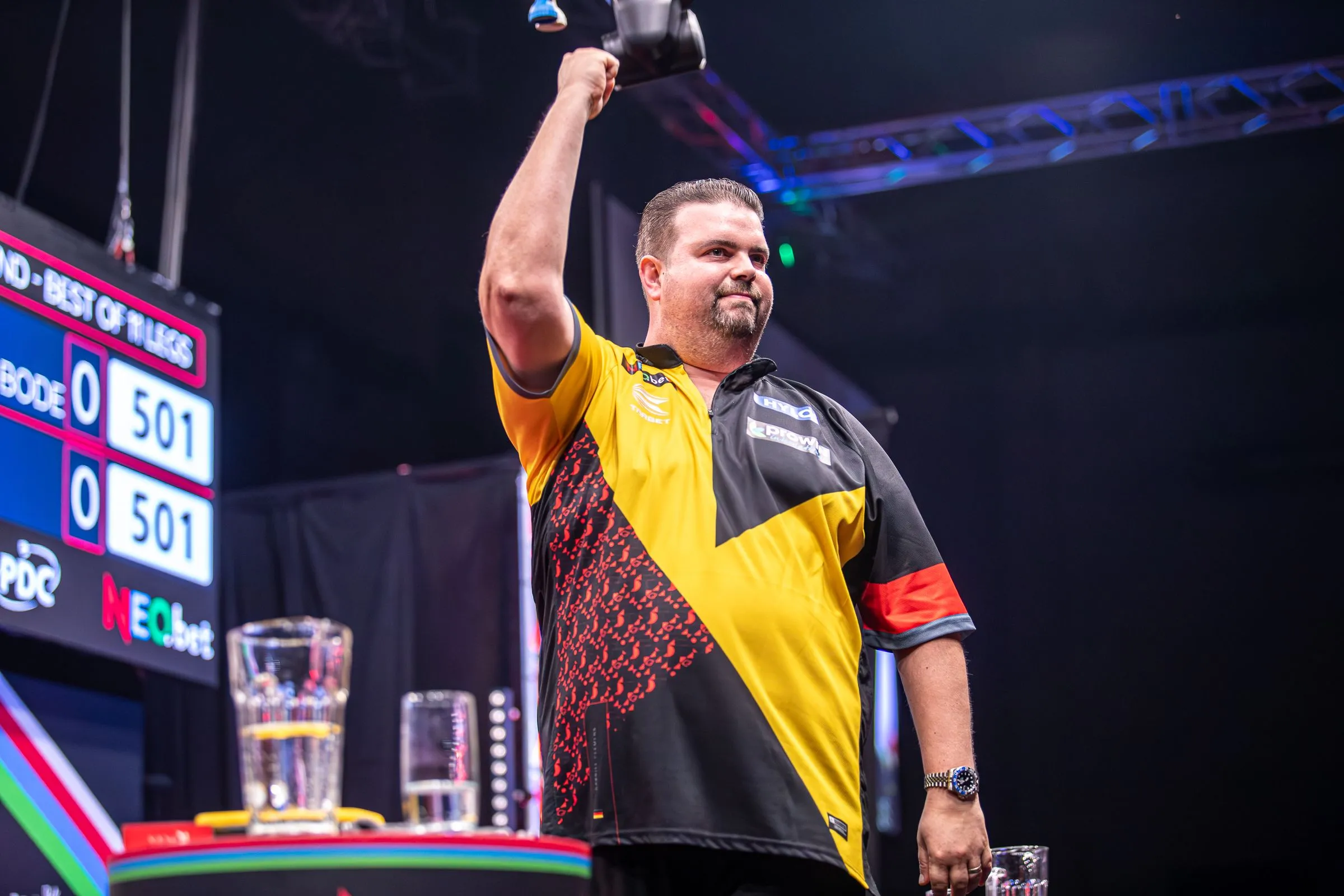 Gabriel Clemens besiegt Chris Dobey mit 100er Average; Aus für Schindler und Price in der zweiten Runde der Players Championship 16