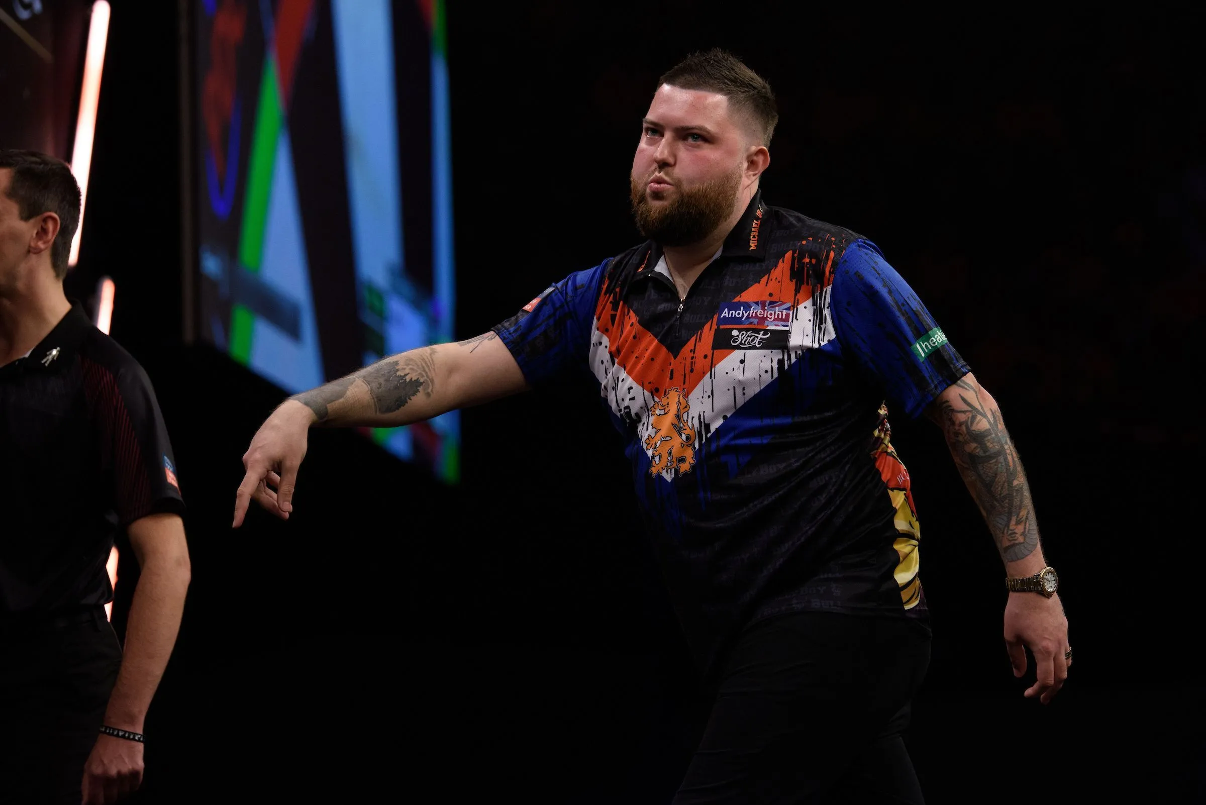 Michael Smith genervt von einem Zuschauer während seines Matches gegen Raymond van Barneveld: "Ein Typ, der auf seiner Seite war, wollte einfach nicht die Klappe halten"