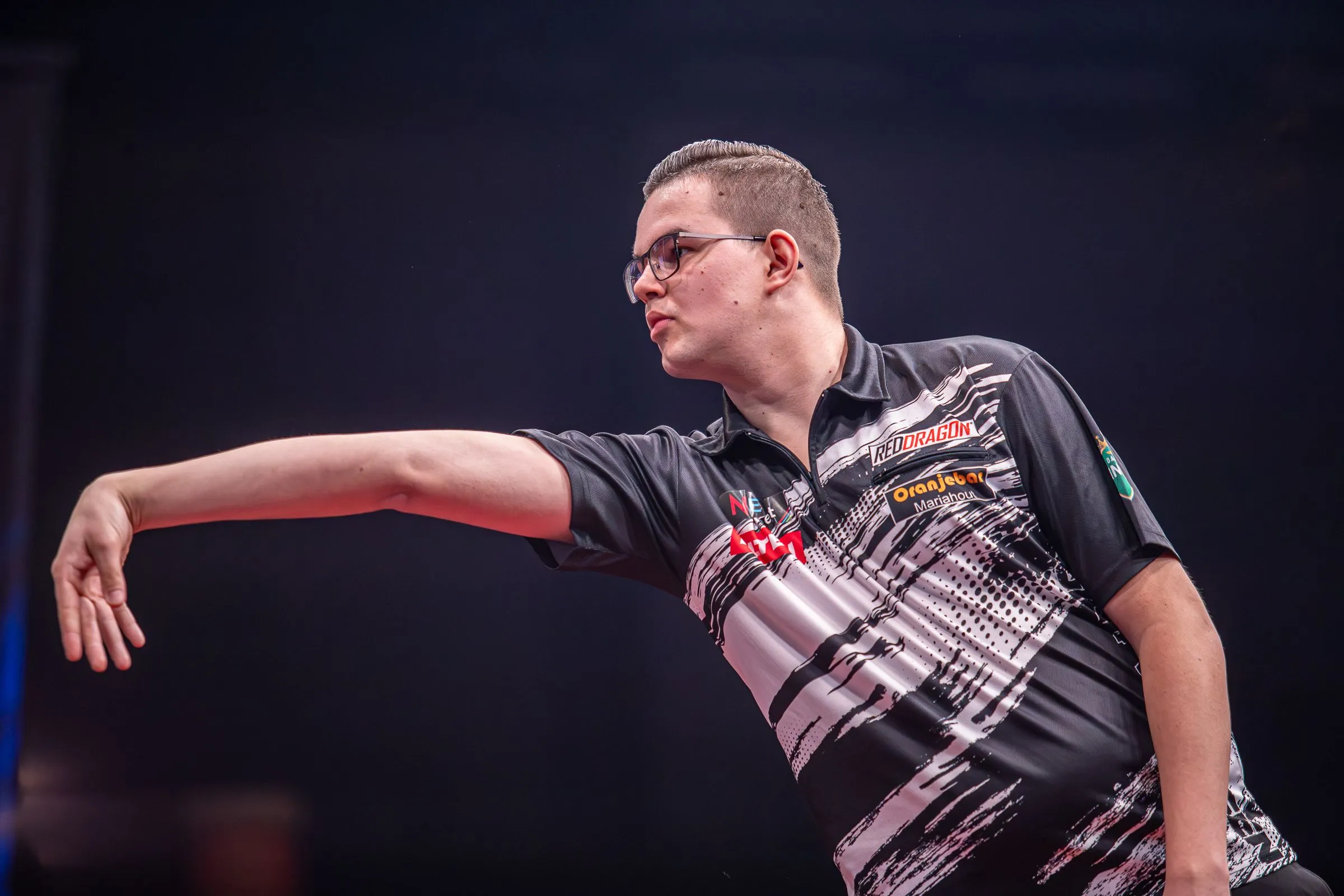 Gian van Veen muss sich bei Baltic Sea Darts Open Sieg über Kevin Troppmann schwer erarbeiten