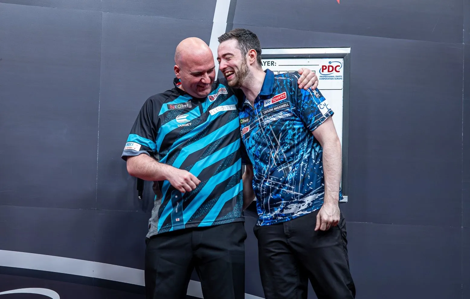 ''Ich werde ihn definitiv nicht lecken'' - Rob Cross beruhigt seinen kommenden Gegner nach Wades "Leckattacke"