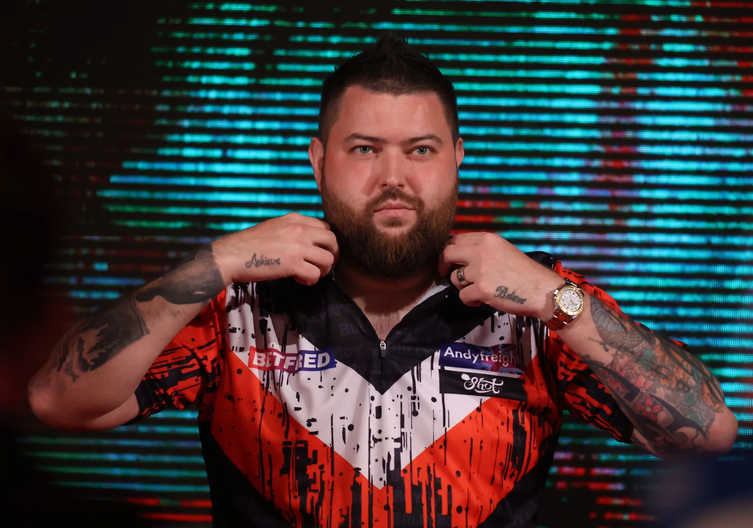 Michael Smith, Dimitri Van den Bergh und Peter Wright ziehen beim New Zealand Darts Masters ins Viertelfinale ein