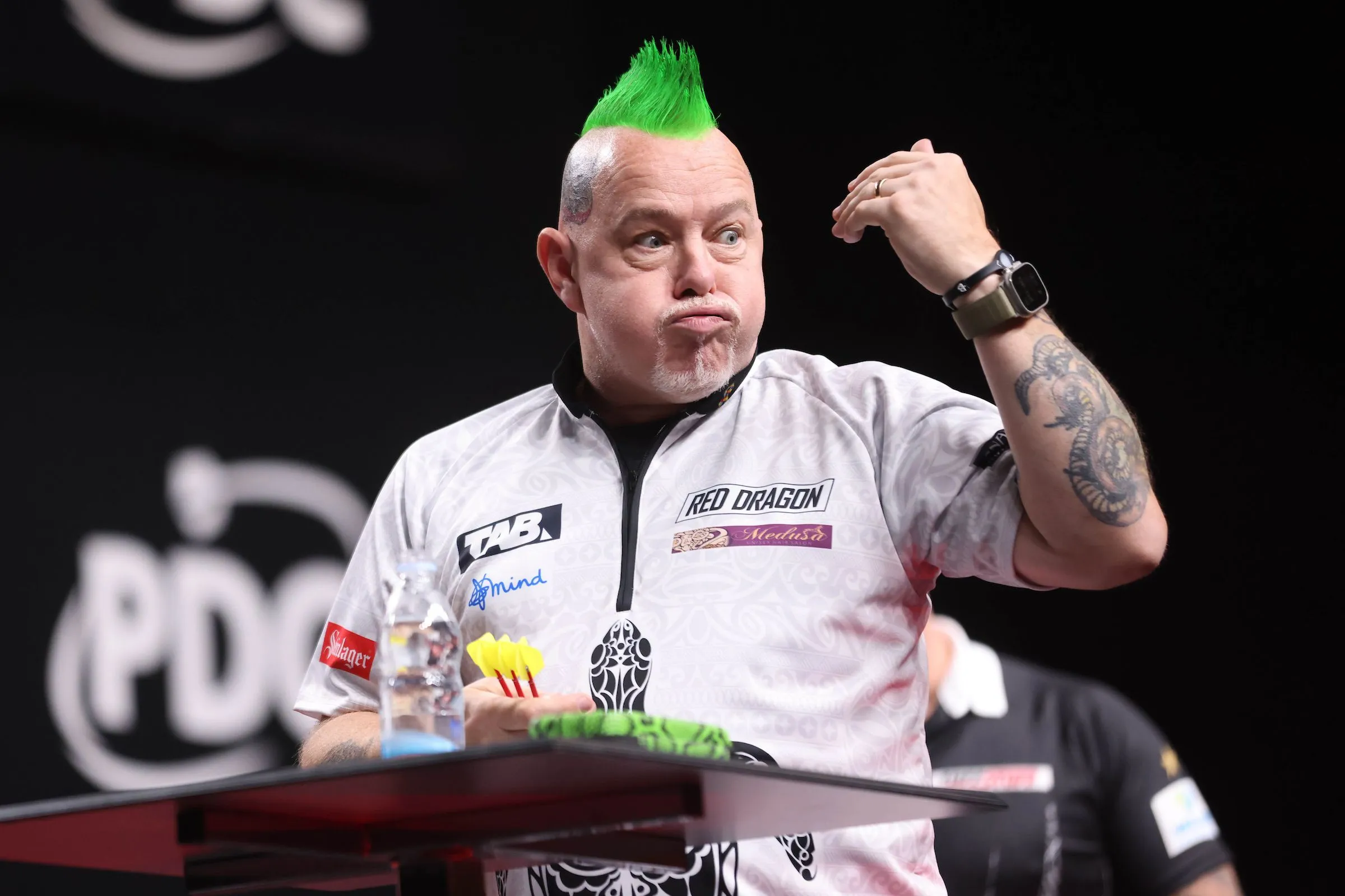 Peter Wright lobt Niko Springer. "Er wird auf jeden Fall eine Tour Card bekommen"