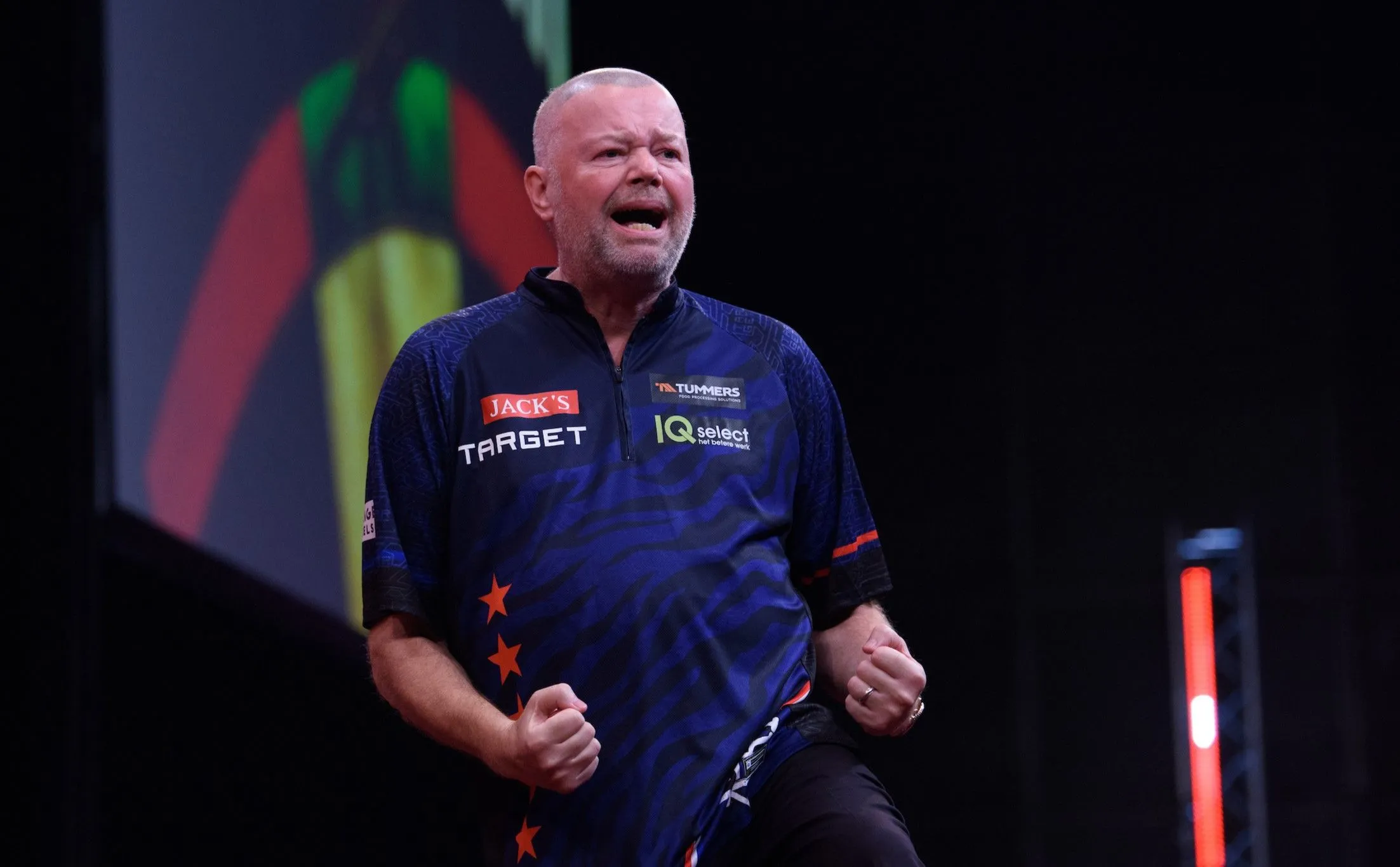 Ricardo Pietreczko unterliegt Van Barneveld nach hartem Kampf bei der Swiss Darts Trophy