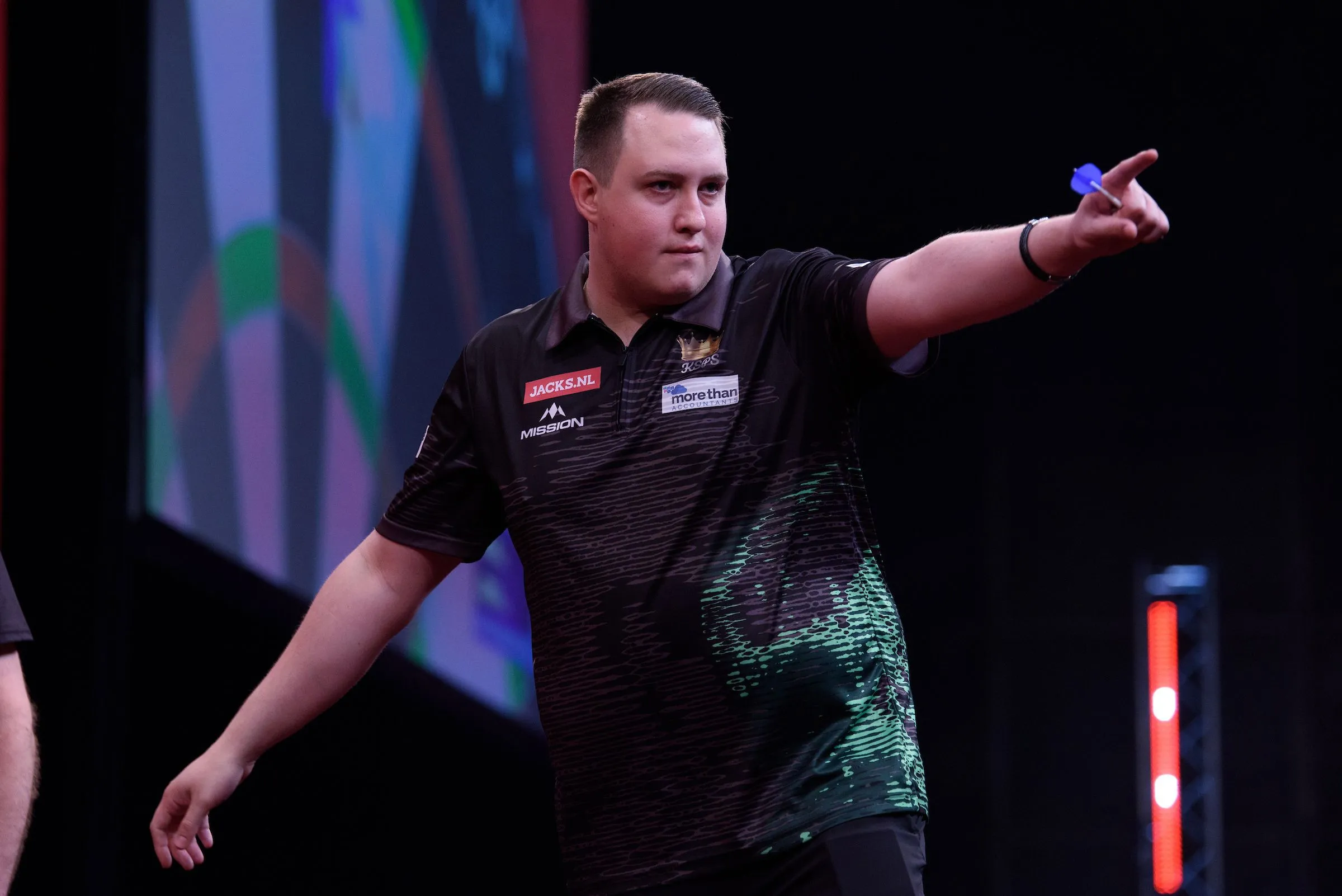 Rhys Griffin bestraft verpasste Doppel von Karel Sedlacek und steht in Runde zwei der Darts WM