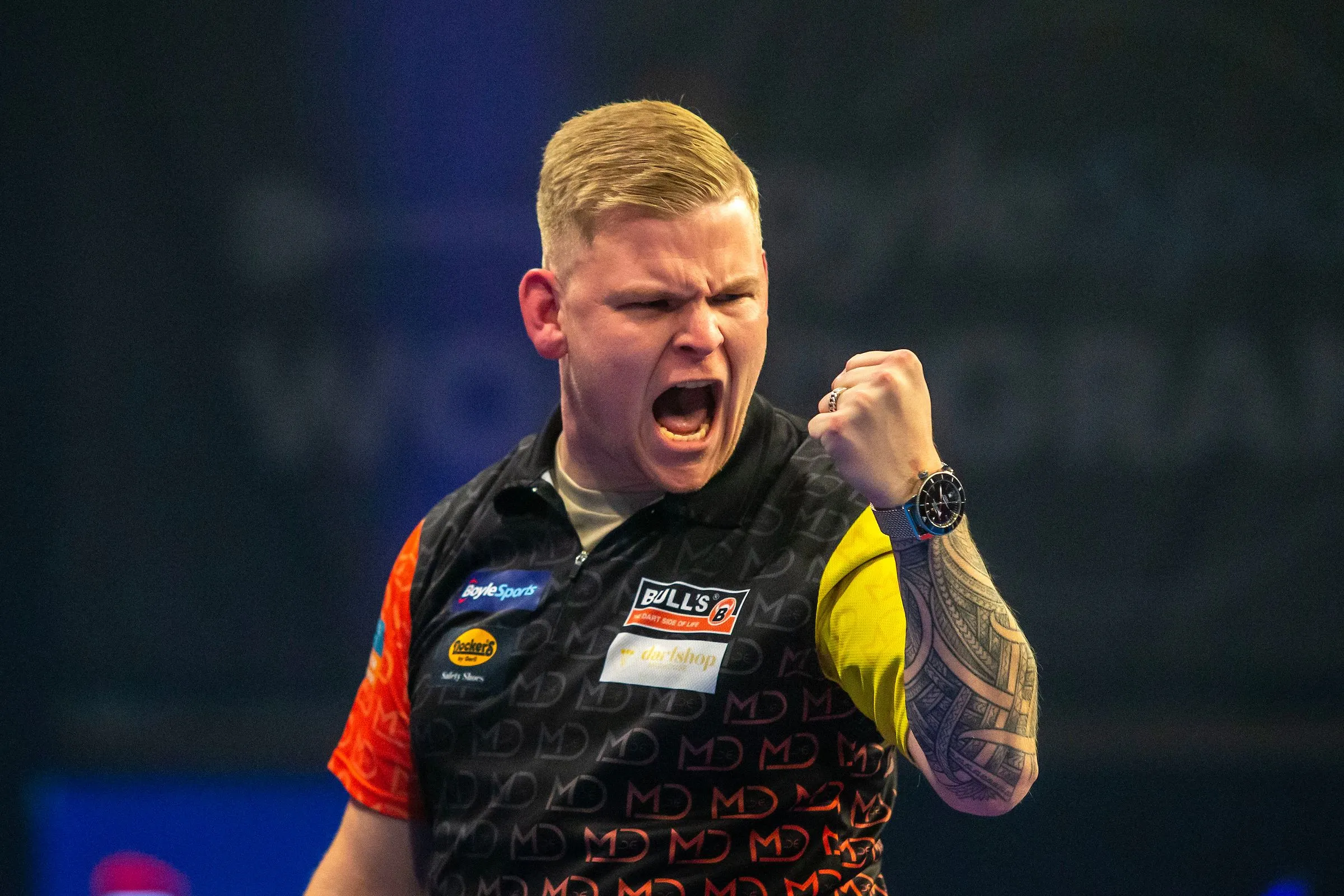 The Real Deal! Mike De Decker schockt Luke Humphries und gewinnt den World Grand Prix 2024