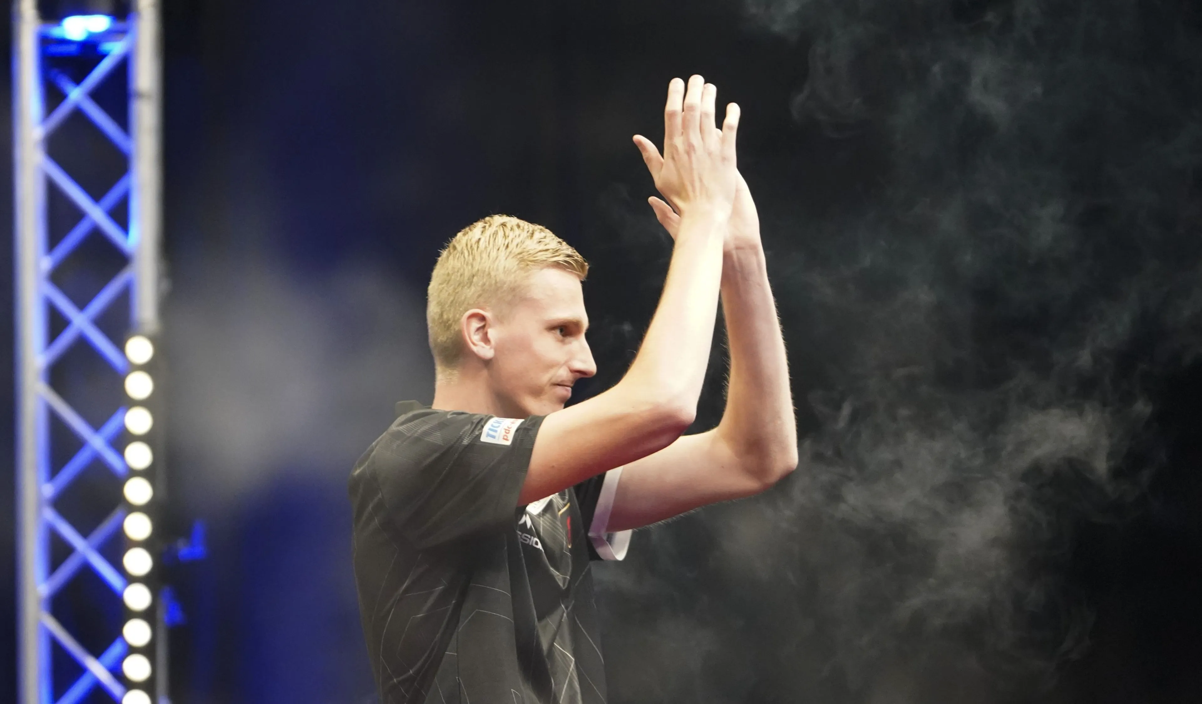 Wessel Nijman holt sich den ersten PDC-Senioren-Titel bei der Players Championship 24