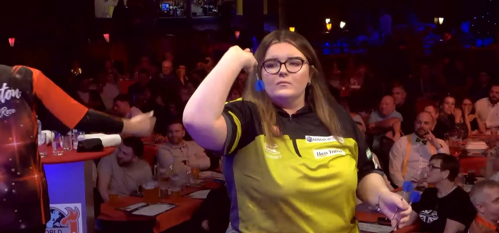 Schottische Teenagerin verblüfft Lisa Ashton bei ihrem Lakeside-Debüt, Turner schlägt Springer