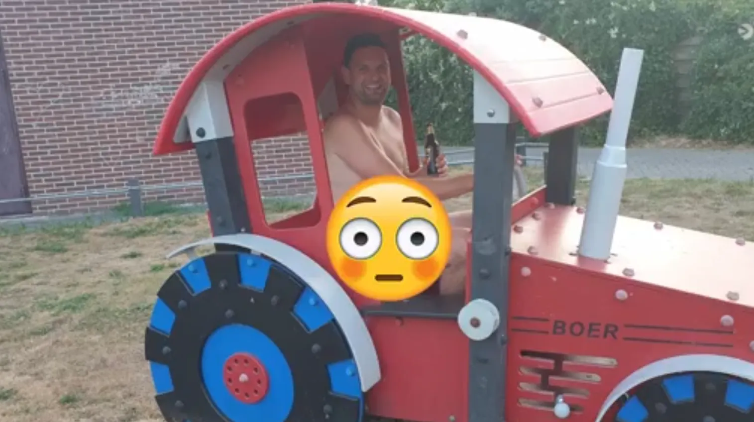 2024 12 23 01 43 26 mike de decker giert het uit bij getoonde pikante foto van nederlandse ex darter