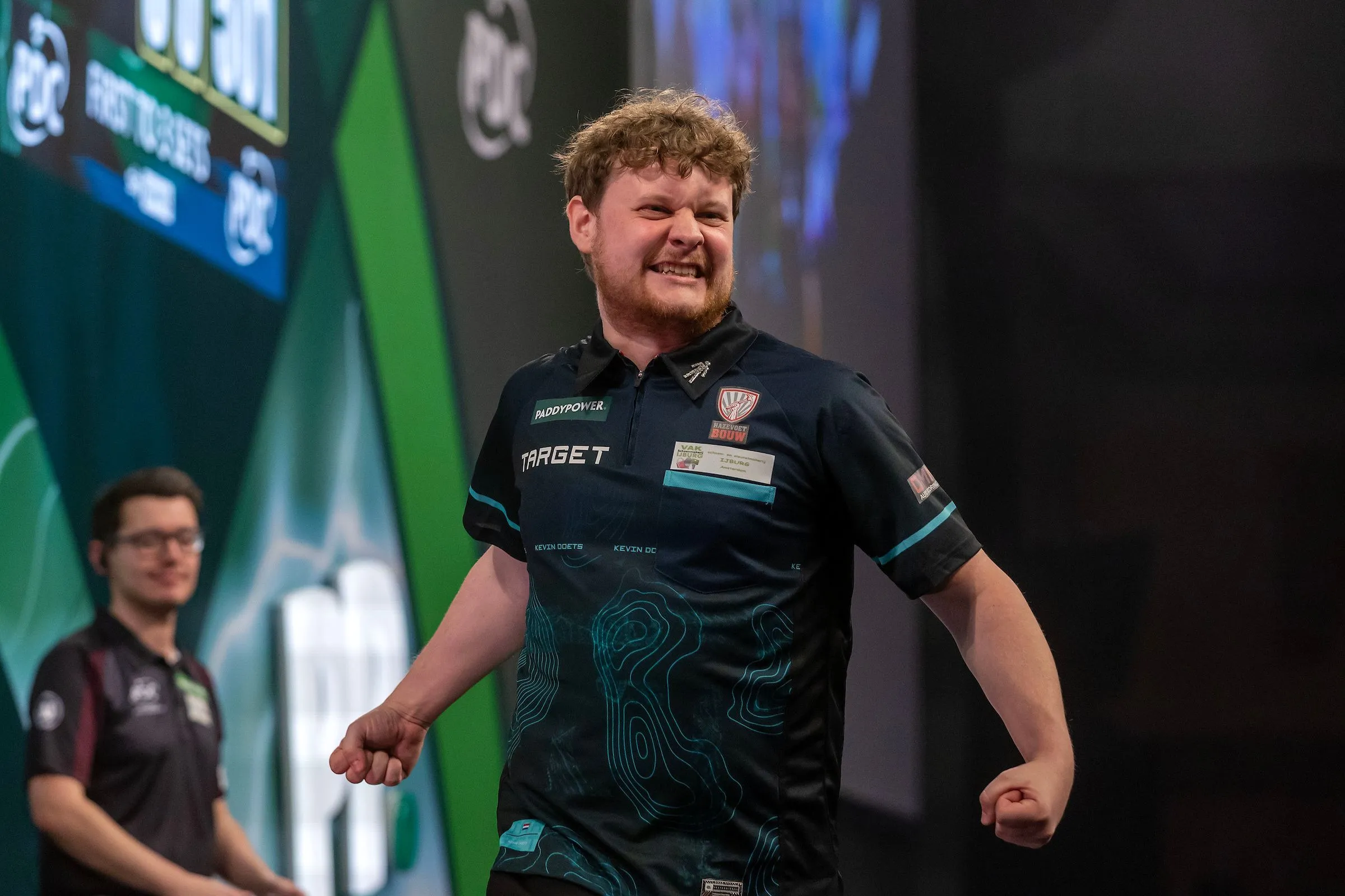 Kevin Doets überlebt vier Matchdarts und zieht gegen Krzysztof Ratajski ins WM-Achtelfinale ein
