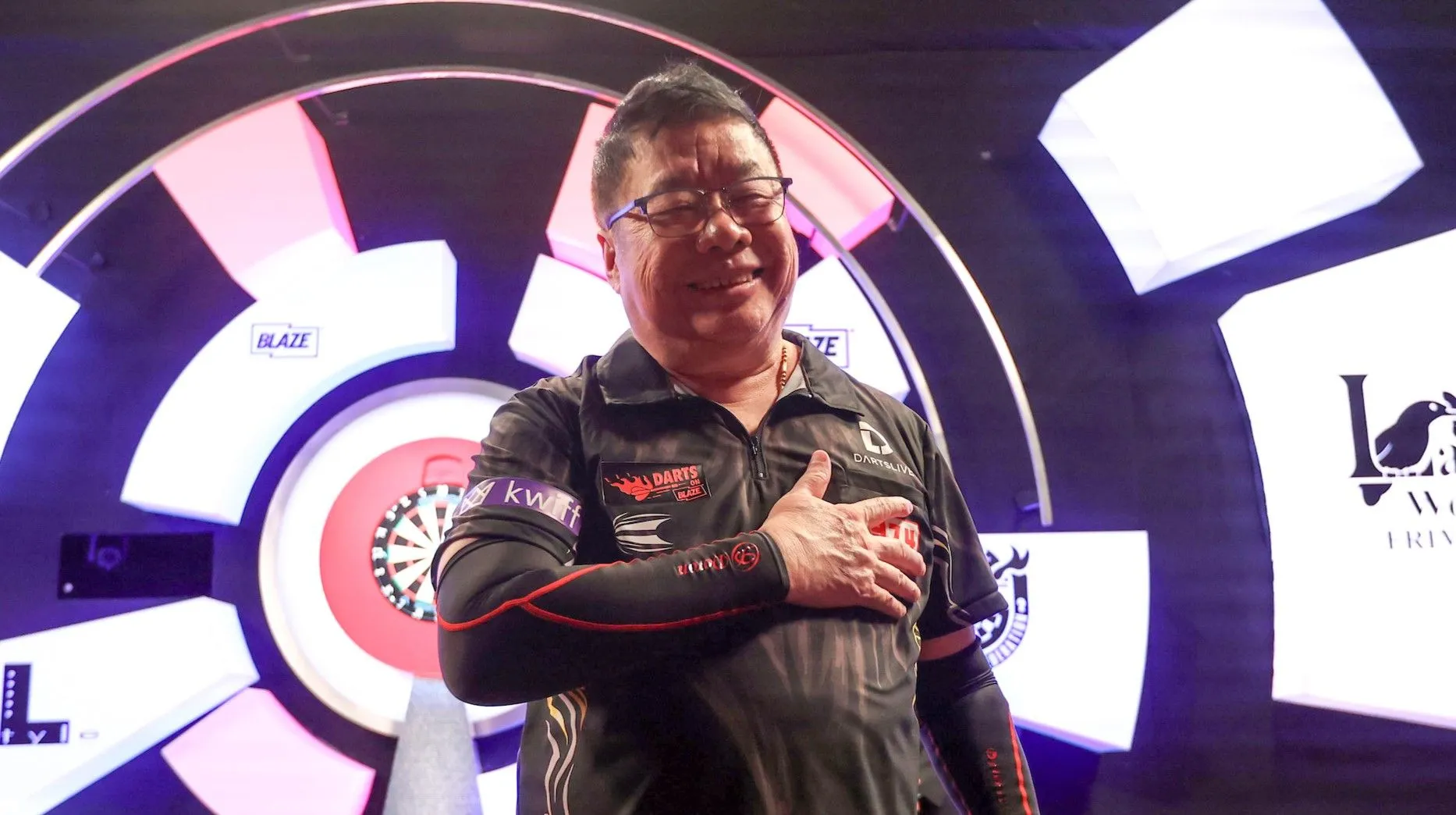 Die 70-jährige Darts-Legende Paul Lim erreicht sensationell das WDF-WM-Finale