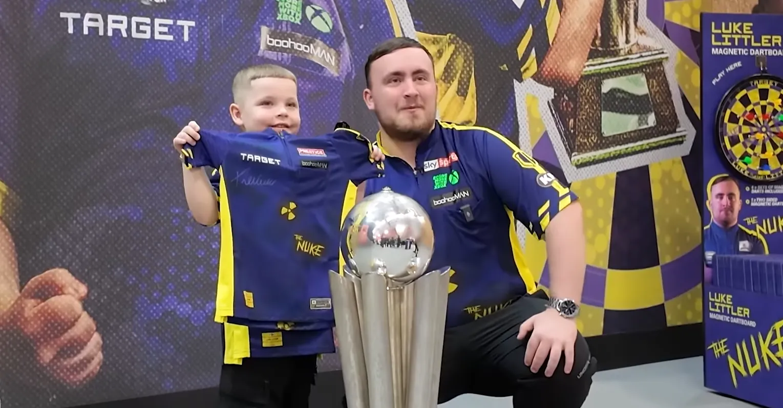VIDEO: 6-jähriges Talent erfüllt sich Traum mit Spiel gegen sein Idol Luke Littler