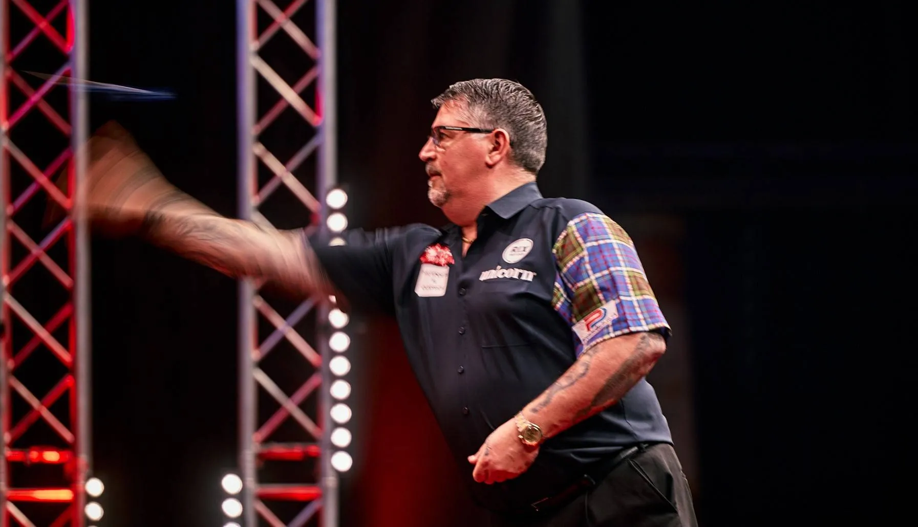 Gary Anderson vervollständigt als fünfter Spieler eine einzigartige Trilogie