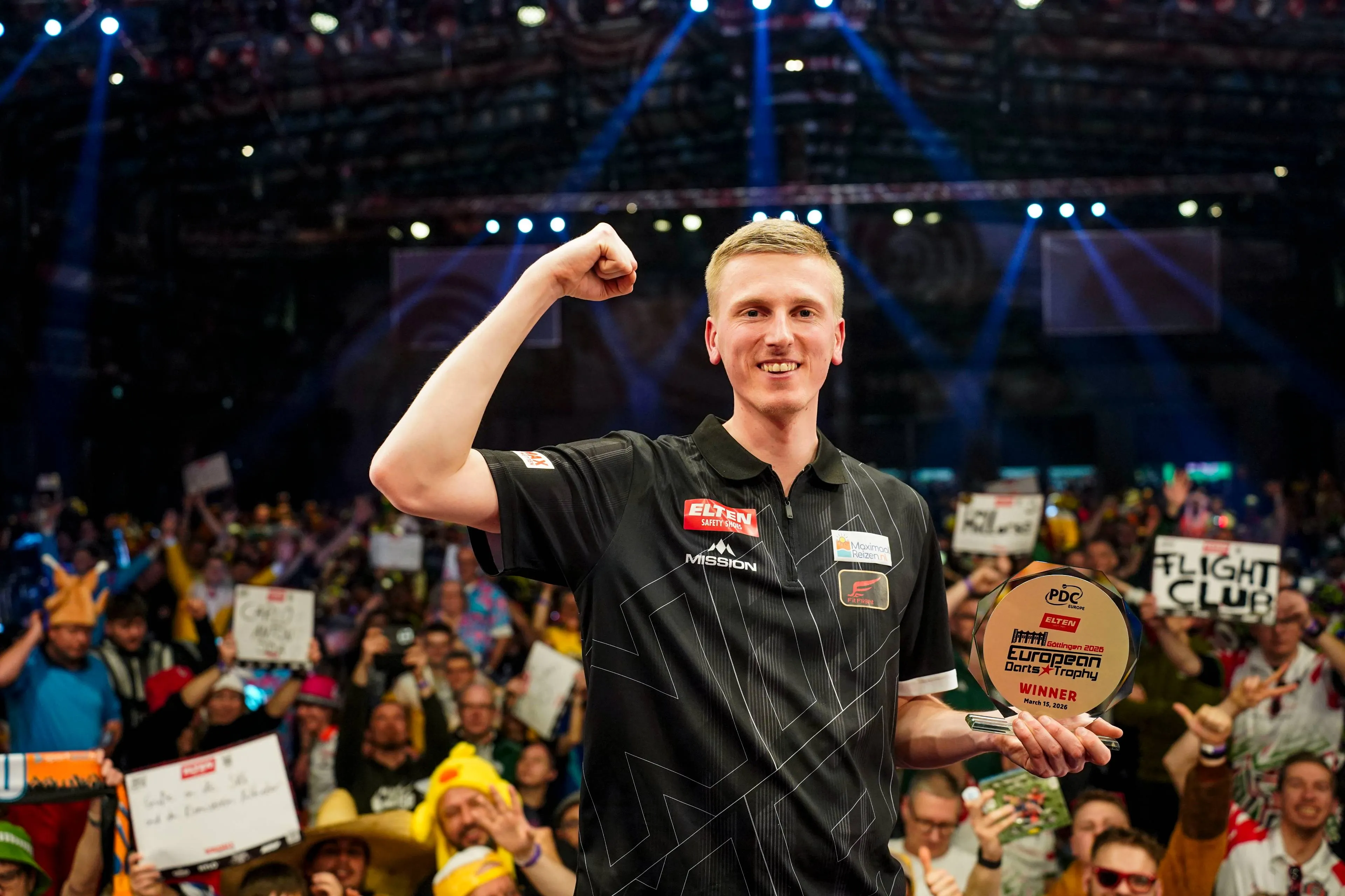 Wessel Nijman ballt die Faust nach seinem Triumph bei der European Darts Trophy