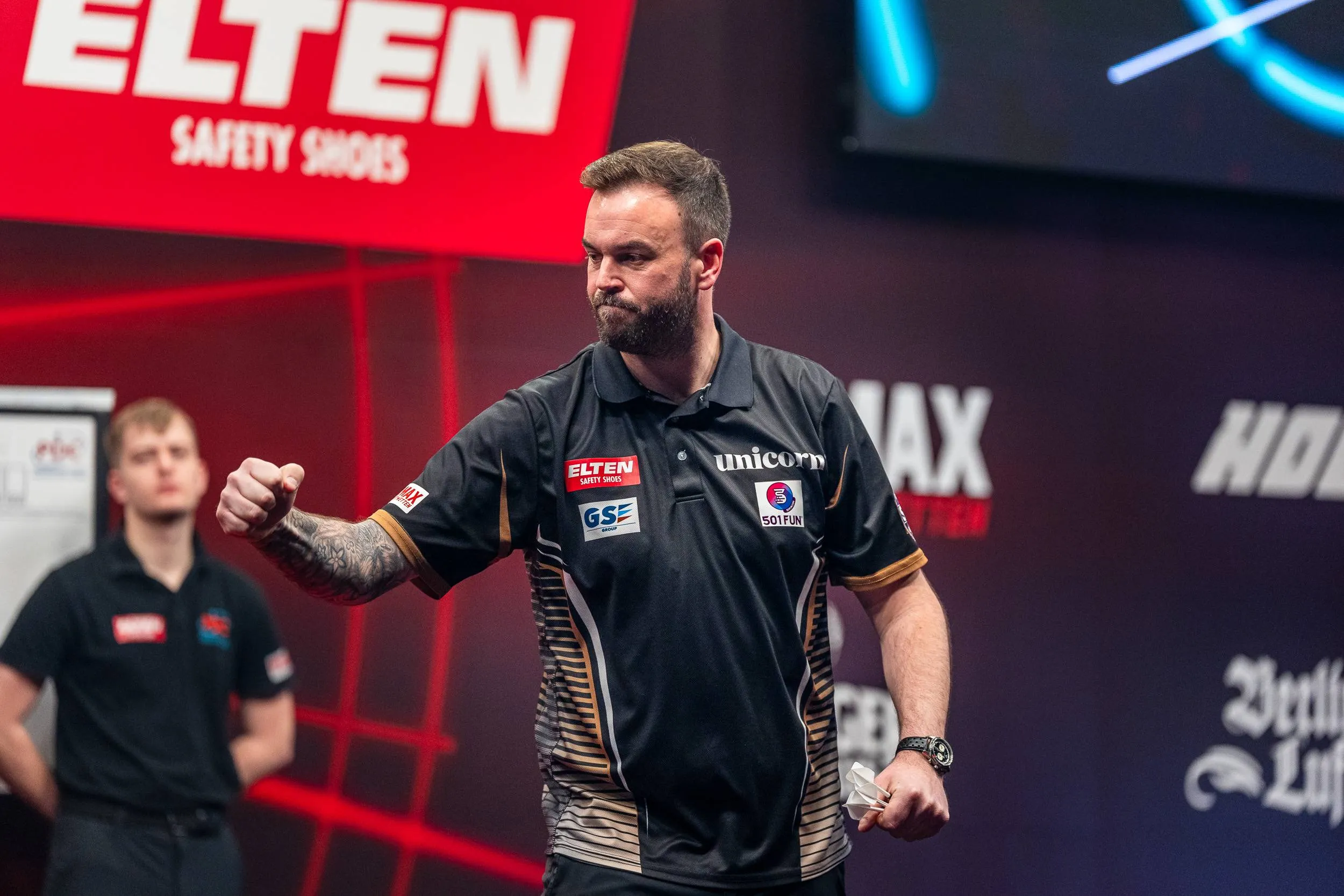 Ross Smith ballt die Faust