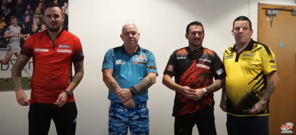 Cullen, Wright, Clayton en Chisnall doen mee aan potje 'Forfeit Darts'