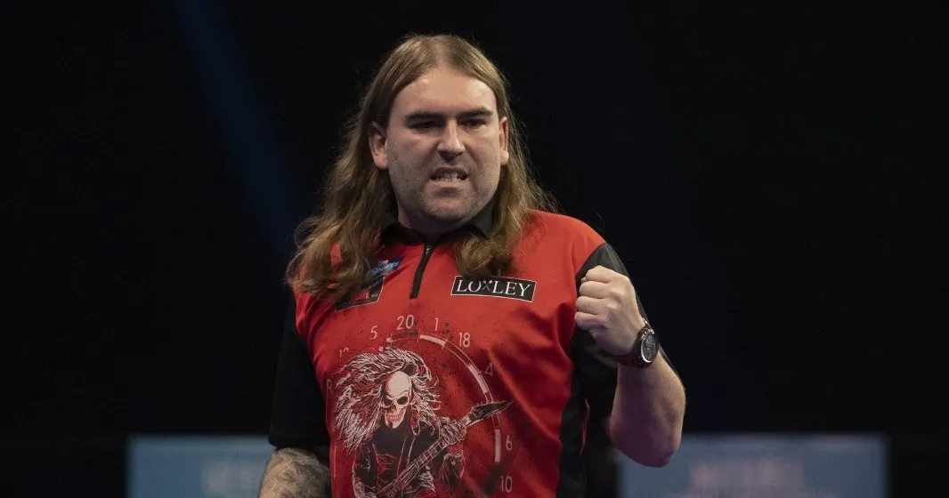 Searle maakt indruk maar heeft tien matchdarts nodig om Amerikaan van zich af te schudden