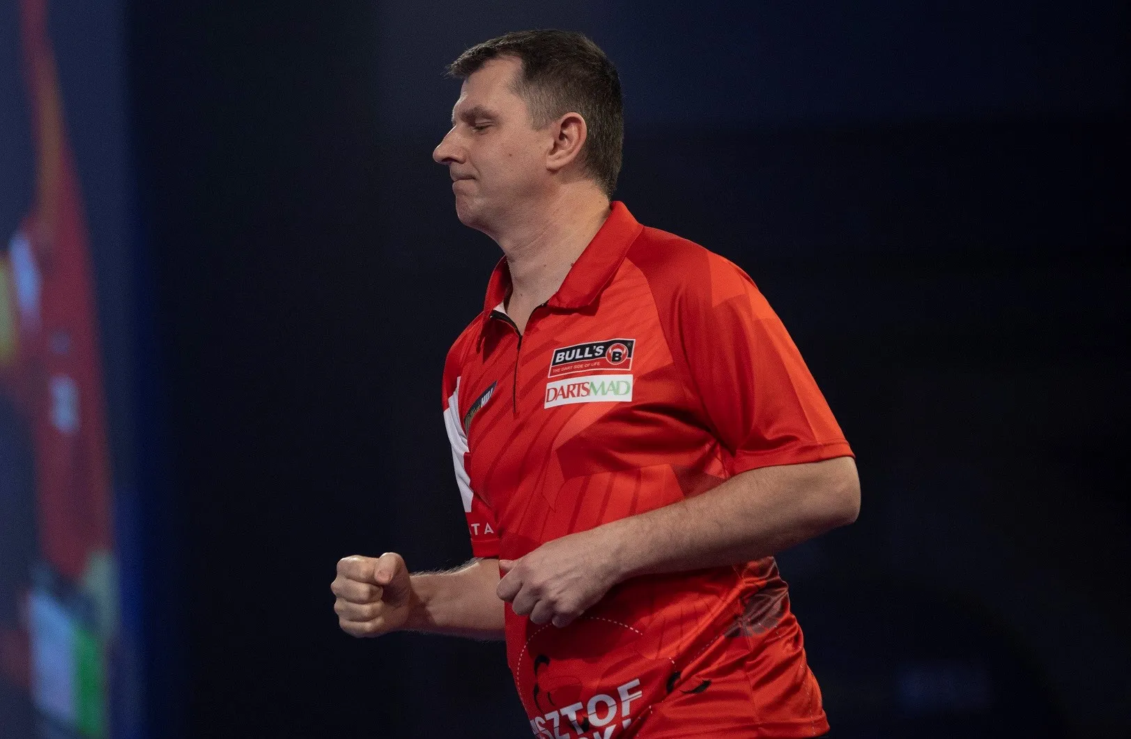 Ratajski eerste achtstefinalist op WK Darts na vlotte zege op 'bordsloper' Whitlock