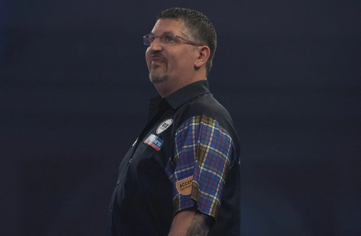 Manager van Anderson wil invoering gele en rode kaarten in darts: 'Zo kan onsportiviteit aangepakt worden'