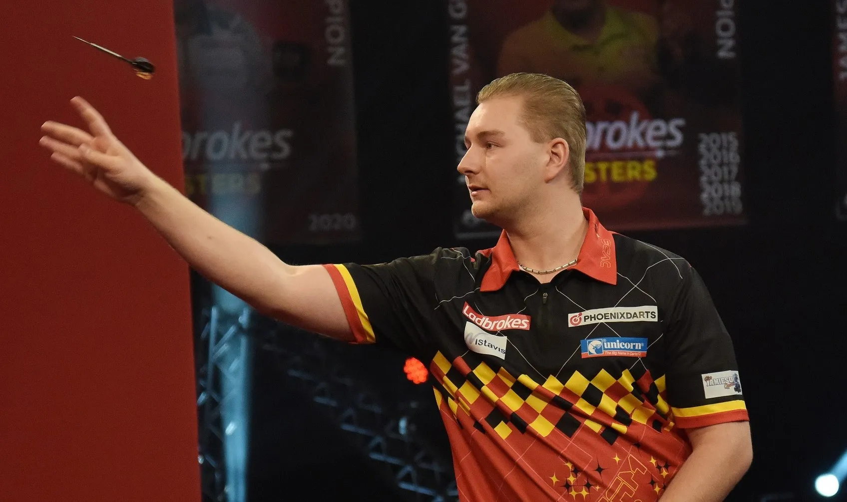 Van den Bergh verslaat Van Duijvenbode op slotdag PDC Super Series en pakt eerste Pro Tour-titel (liveblog gesloten)