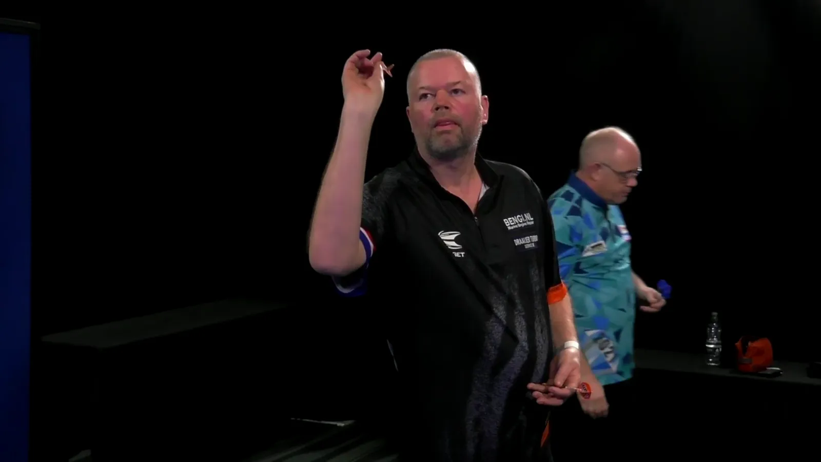 Van Barneveld wint memorabele titel op derde speeldag PDC Super Series (liveblog gesloten)