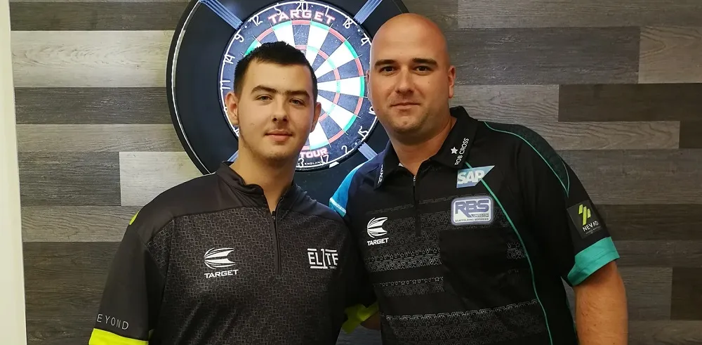 17-jarige Bialecki gooit negendarter op UK Open