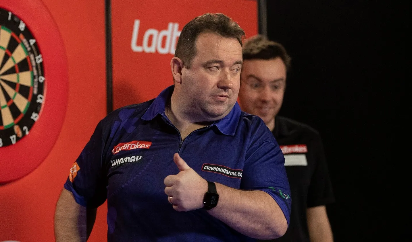 Dolan pakt dagzege op openingsdag PDC Super Series 2; Van Duijvenbode strandt bij laatste acht (liveblog gesloten)