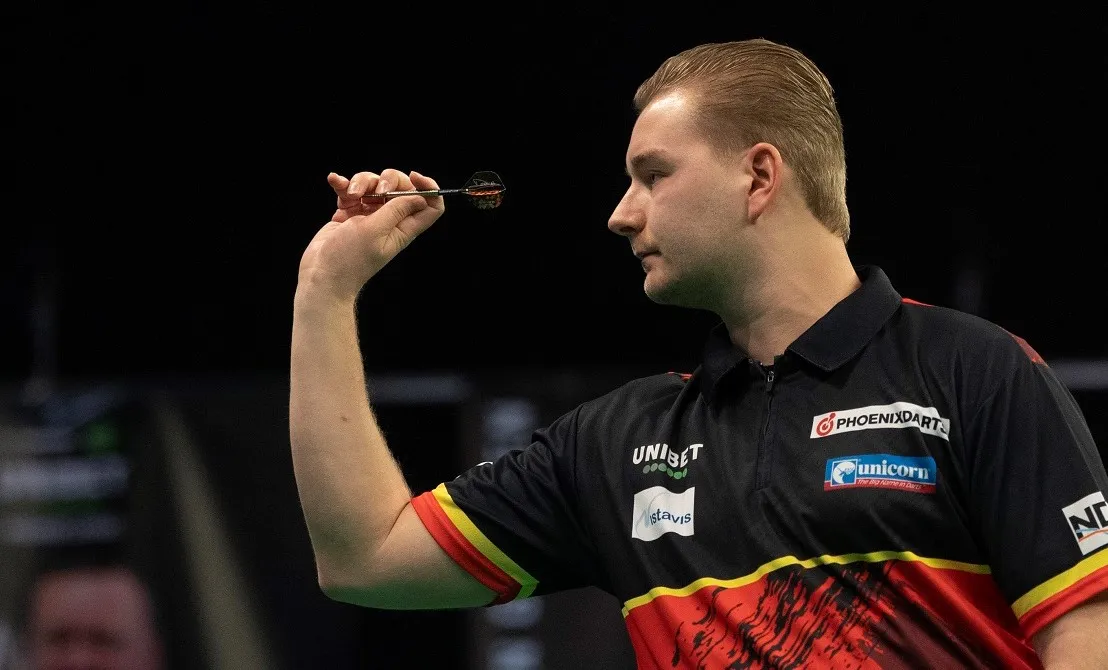 Van den Bergh zet streep door aspiraties Wright na gelijkspel tegen Wade