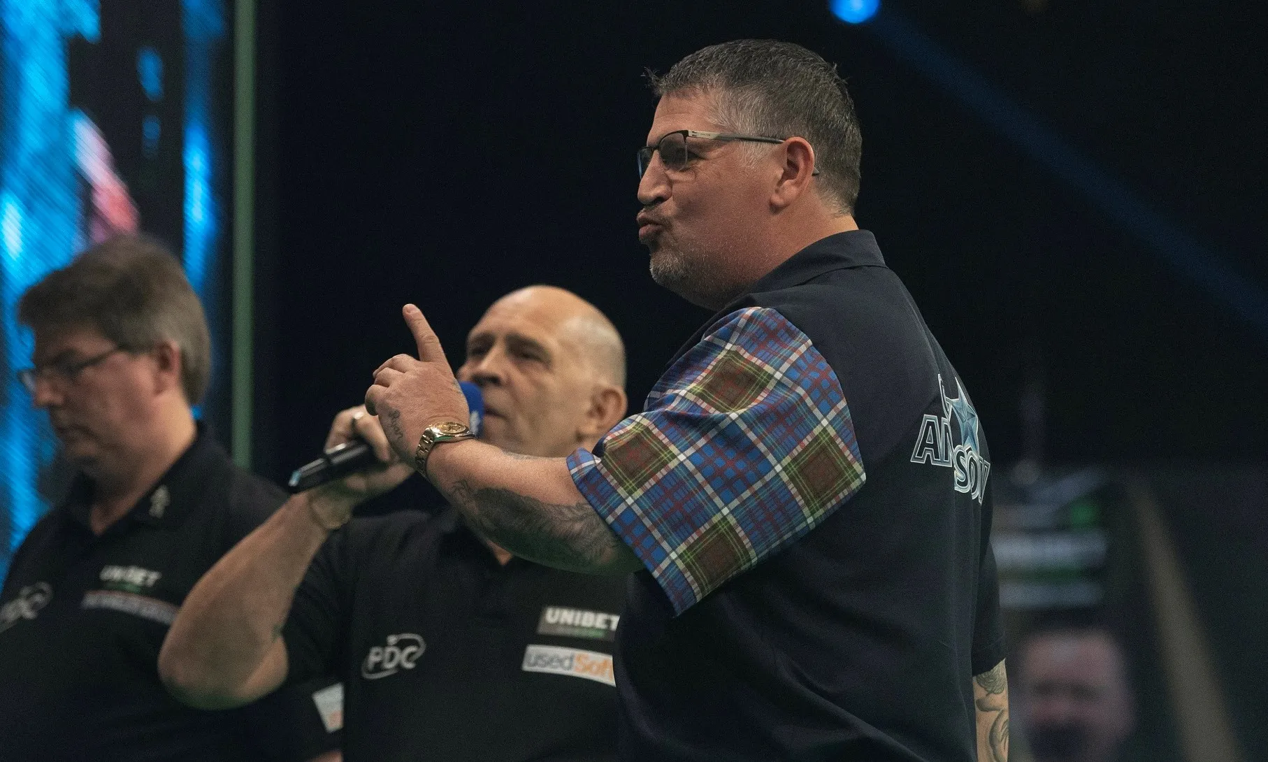 Anderson boekt belangrijke overwinning op concurrent Cross